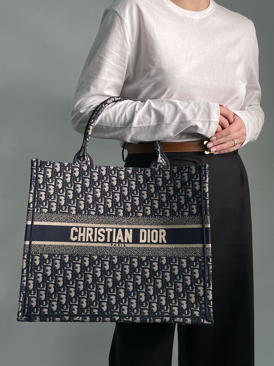 Dior Large Book Tote Ecru and Blue Dior Oblique Embroidery - 5