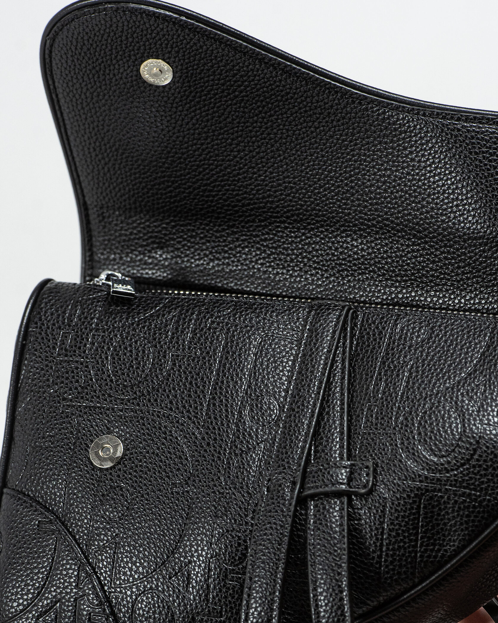 Dior Saddle Belt Bag in Black Oblique Embossed Calfskin - 8