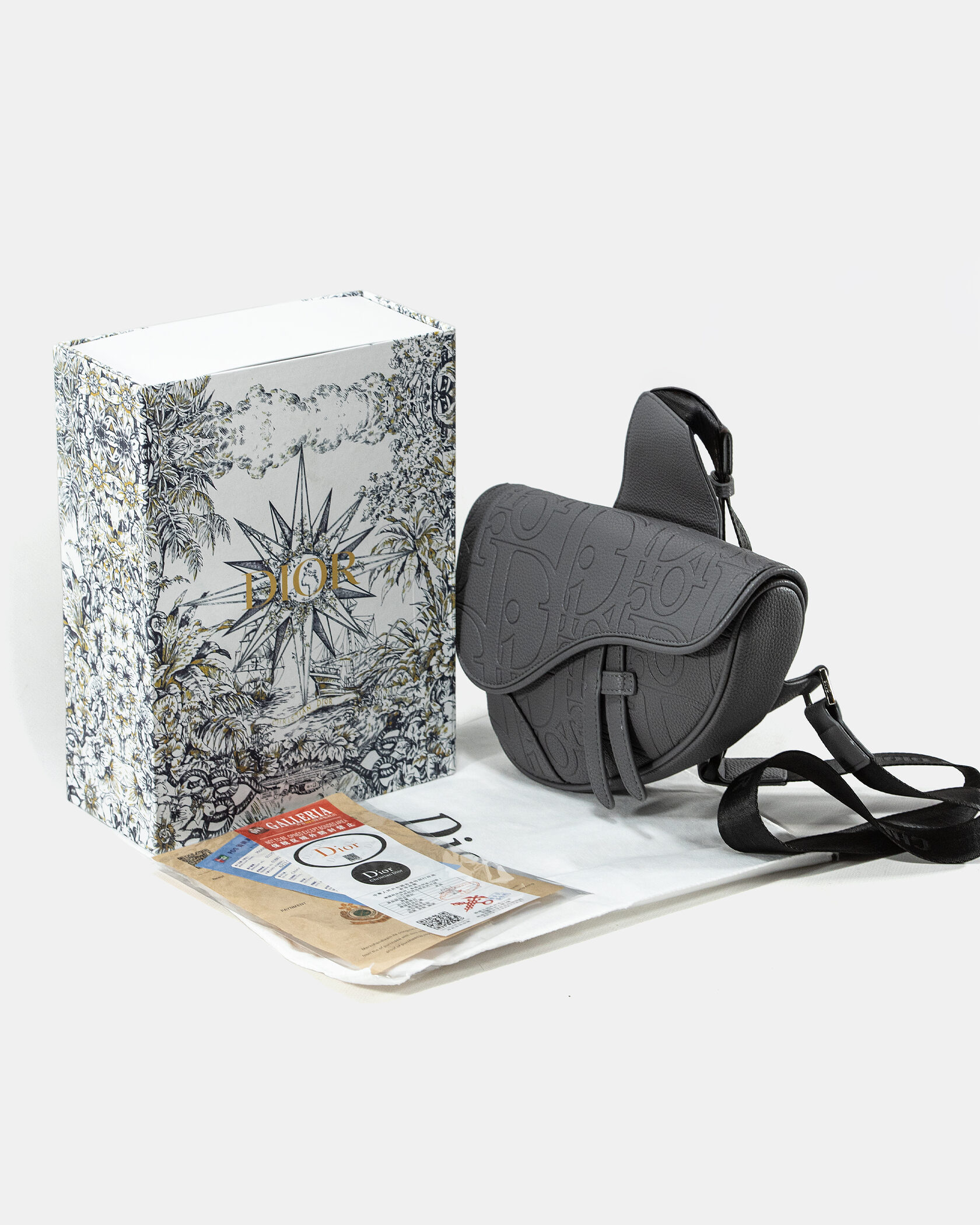 Dior Saddle Belt Bag in Graphite black Oblique Embossed Calfskin - 2