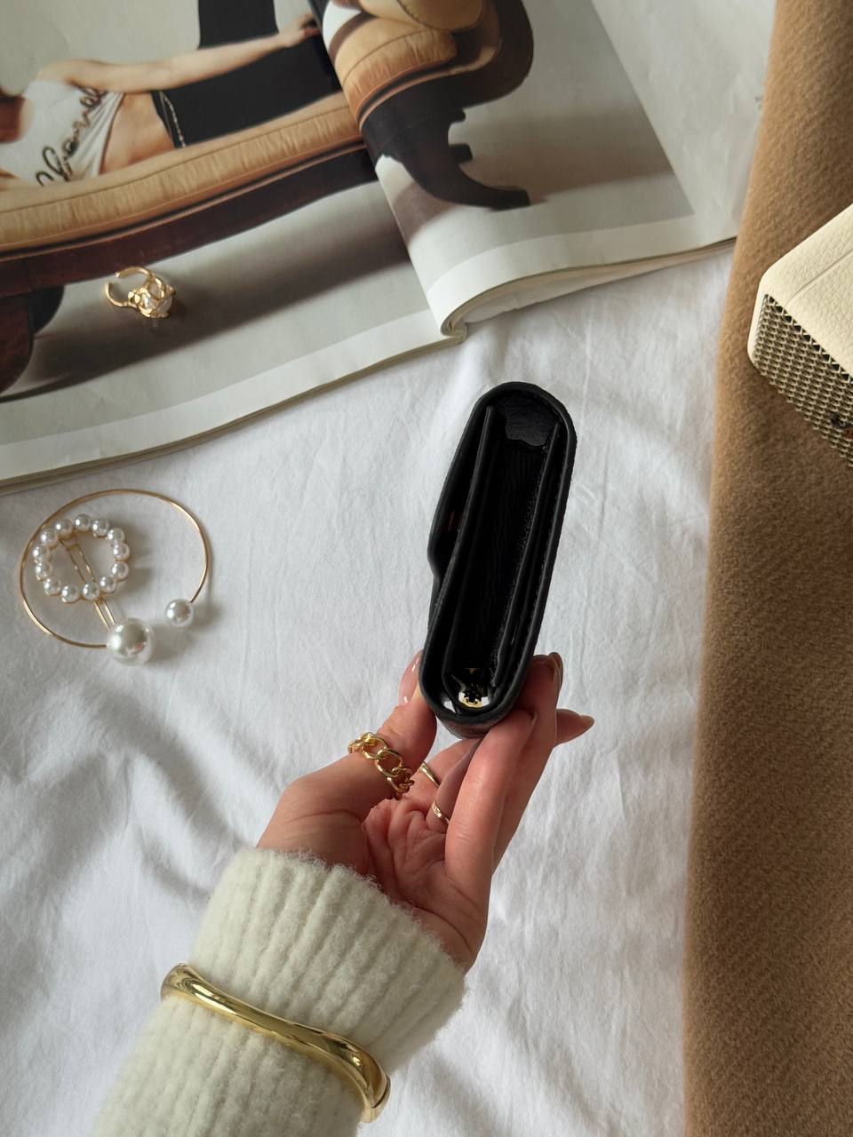 Dior Saddle Bloom card holder in black grained calfskin - 9