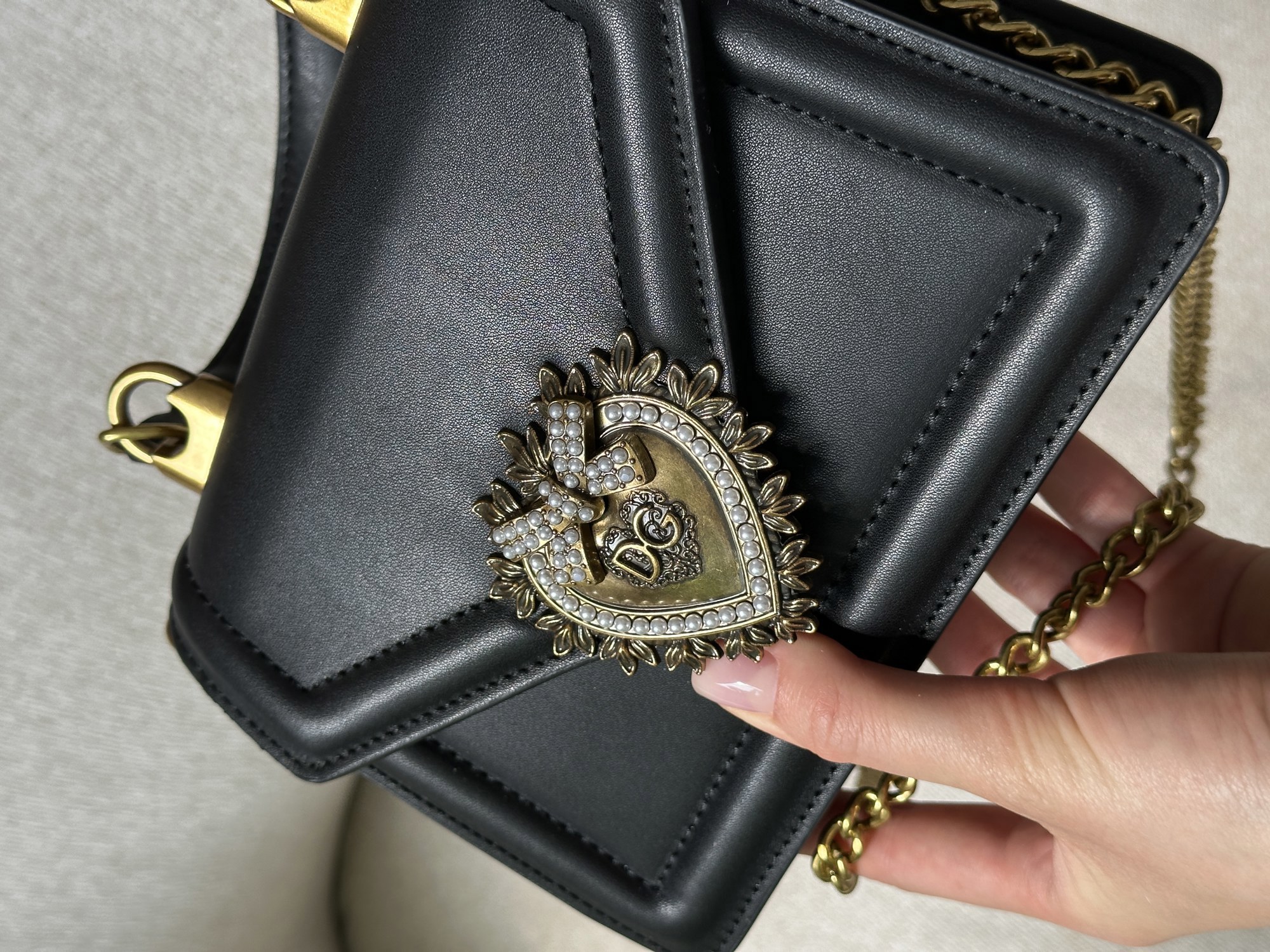 Dolce&Gabbana Small Smooth Calfskin Devotion Bag Black - 14