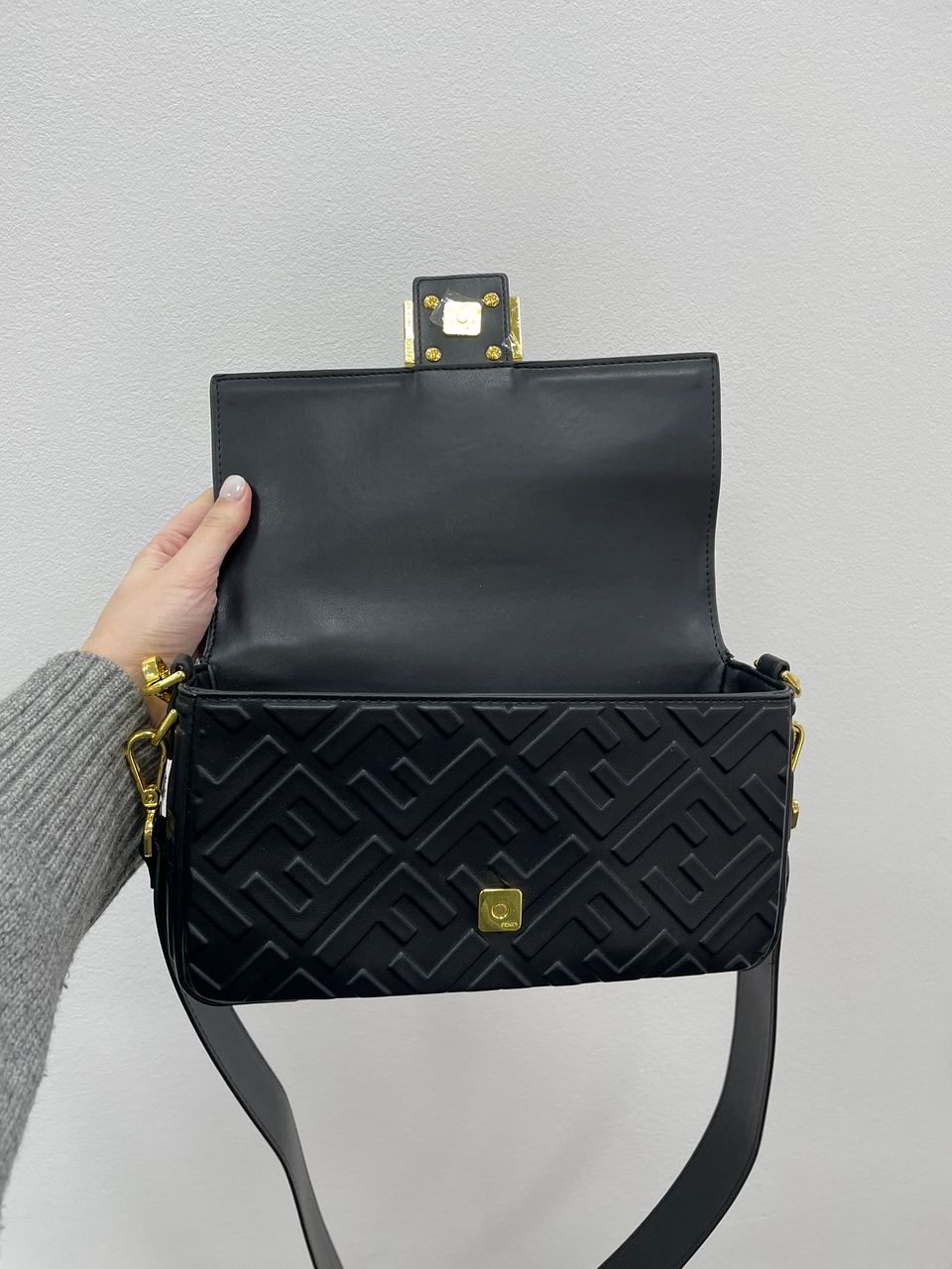 Fendi Baguette Black Leather Bag - 16