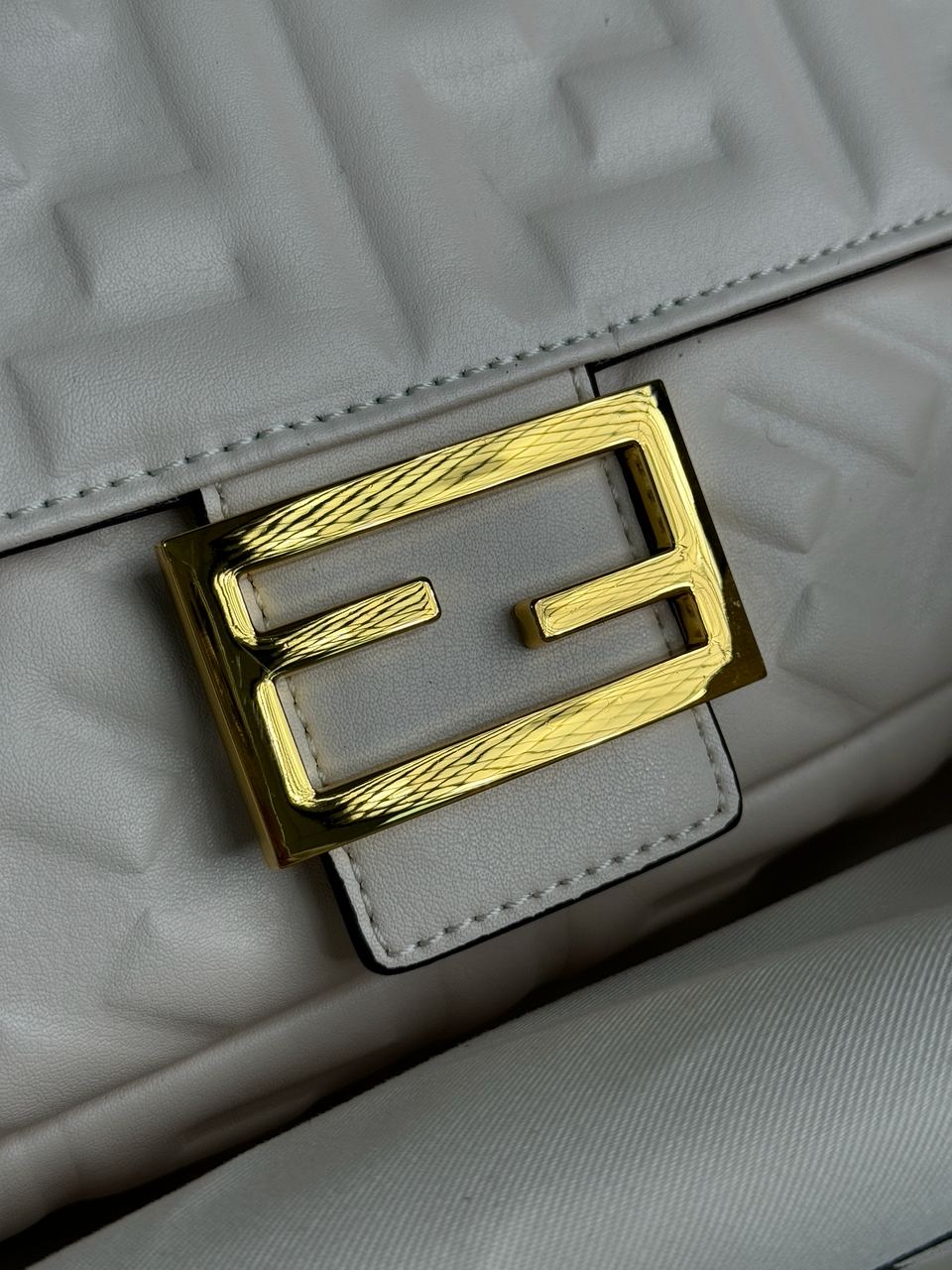Fendi Baguette Cream Leather Bag - 12