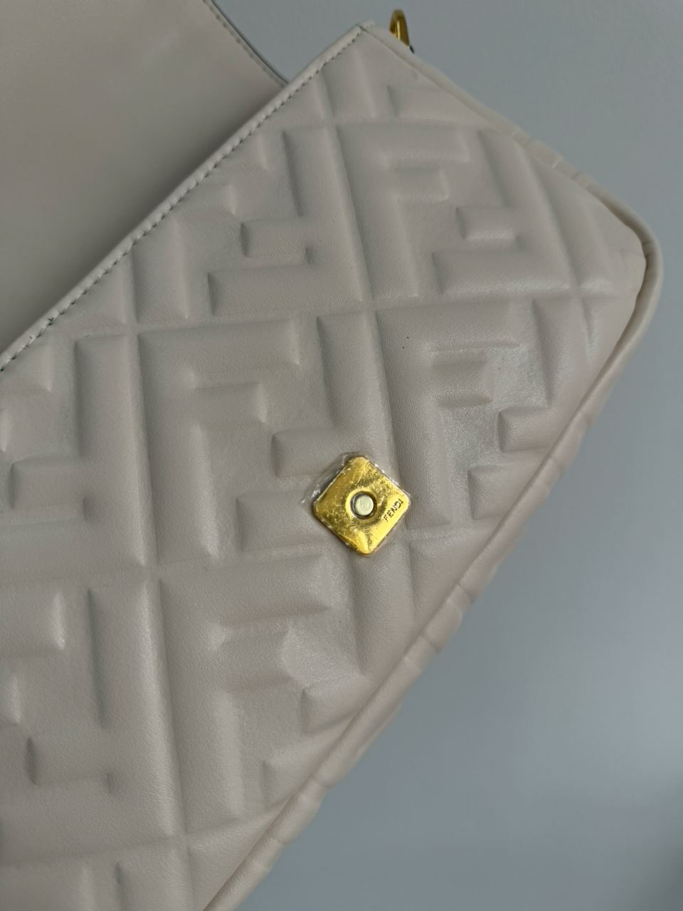 Fendi Baguette Cream Leather Bag - 24