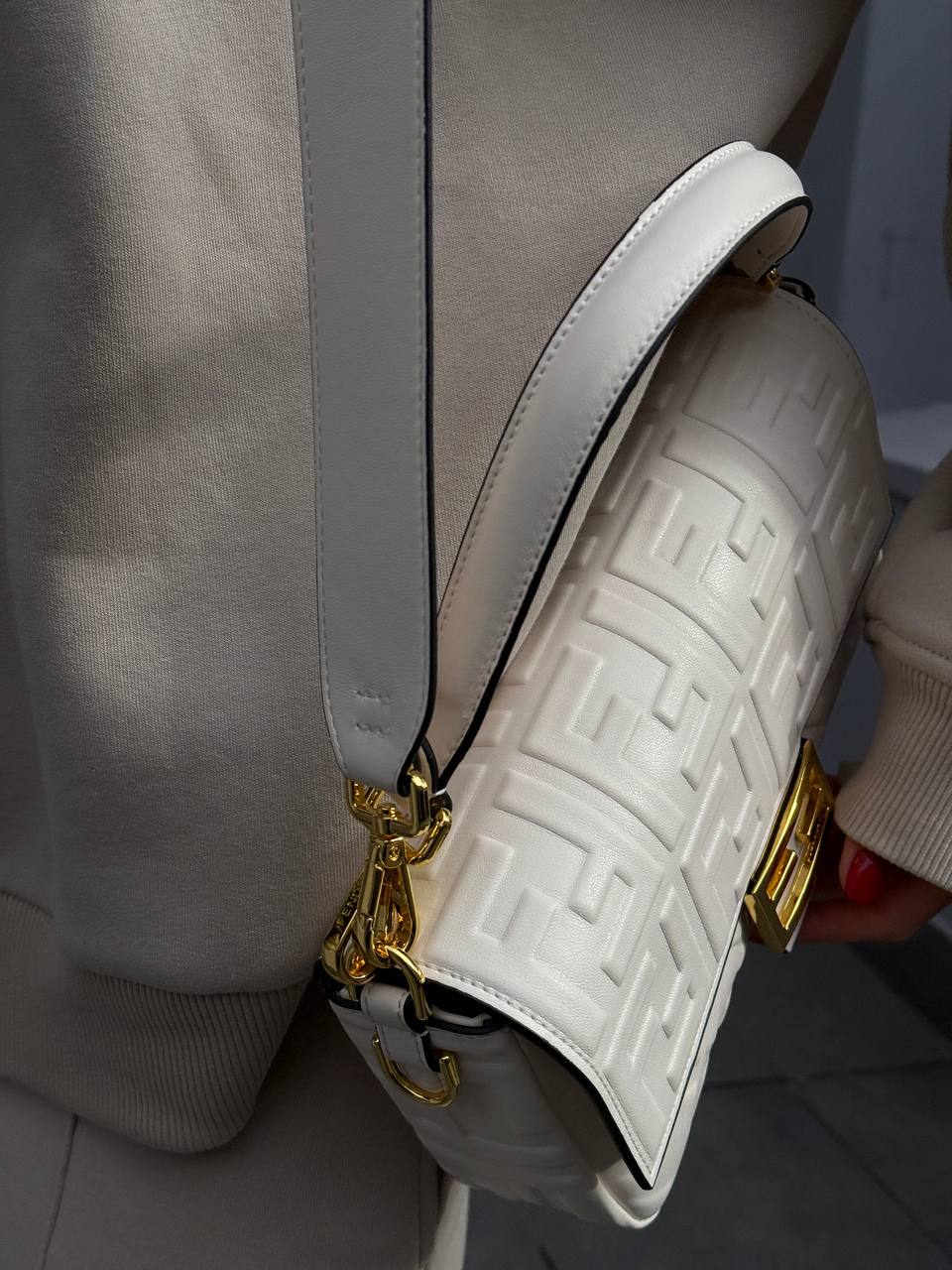 Fendi Baguette White Leather Bag - 7