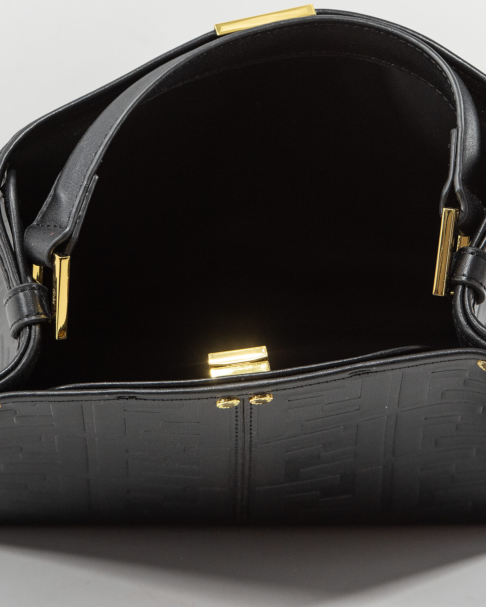 Fendi Black Leather Large Iconic Essentially Peekaboo Top Handl - 14