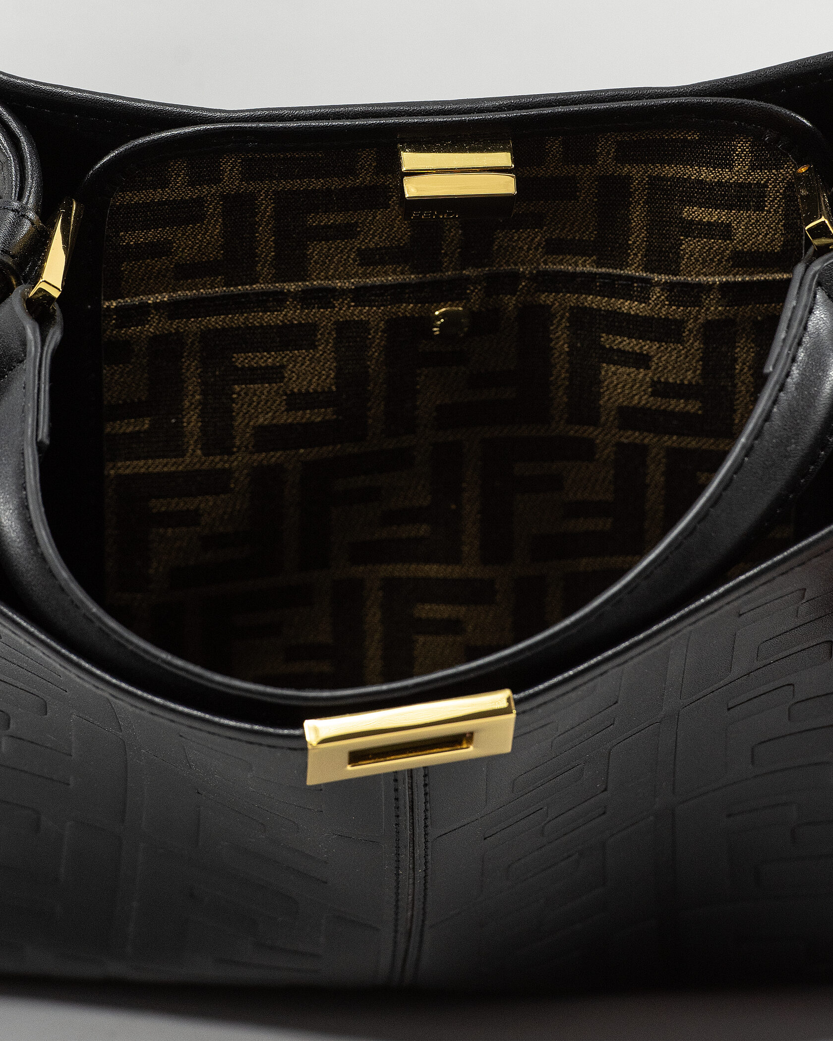 Fendi Black Leather Large Iconic Essentially Peekaboo Top Handl - 15