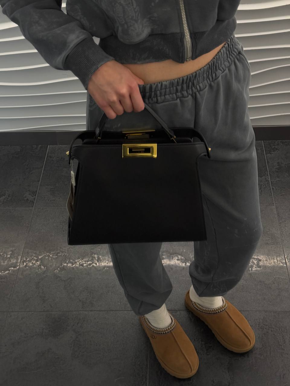 Fendi Black Leather Large Iconic Essentially Peekaboo Top Handle Bag - 2