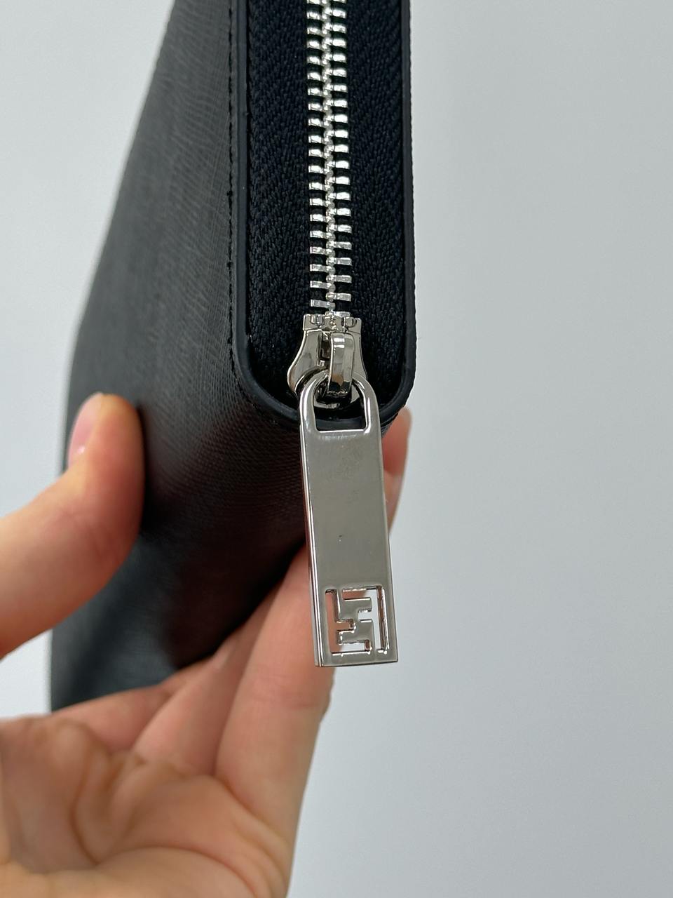 Fendi Zip Around Black Leather Wallet Fendi Eyes - 10