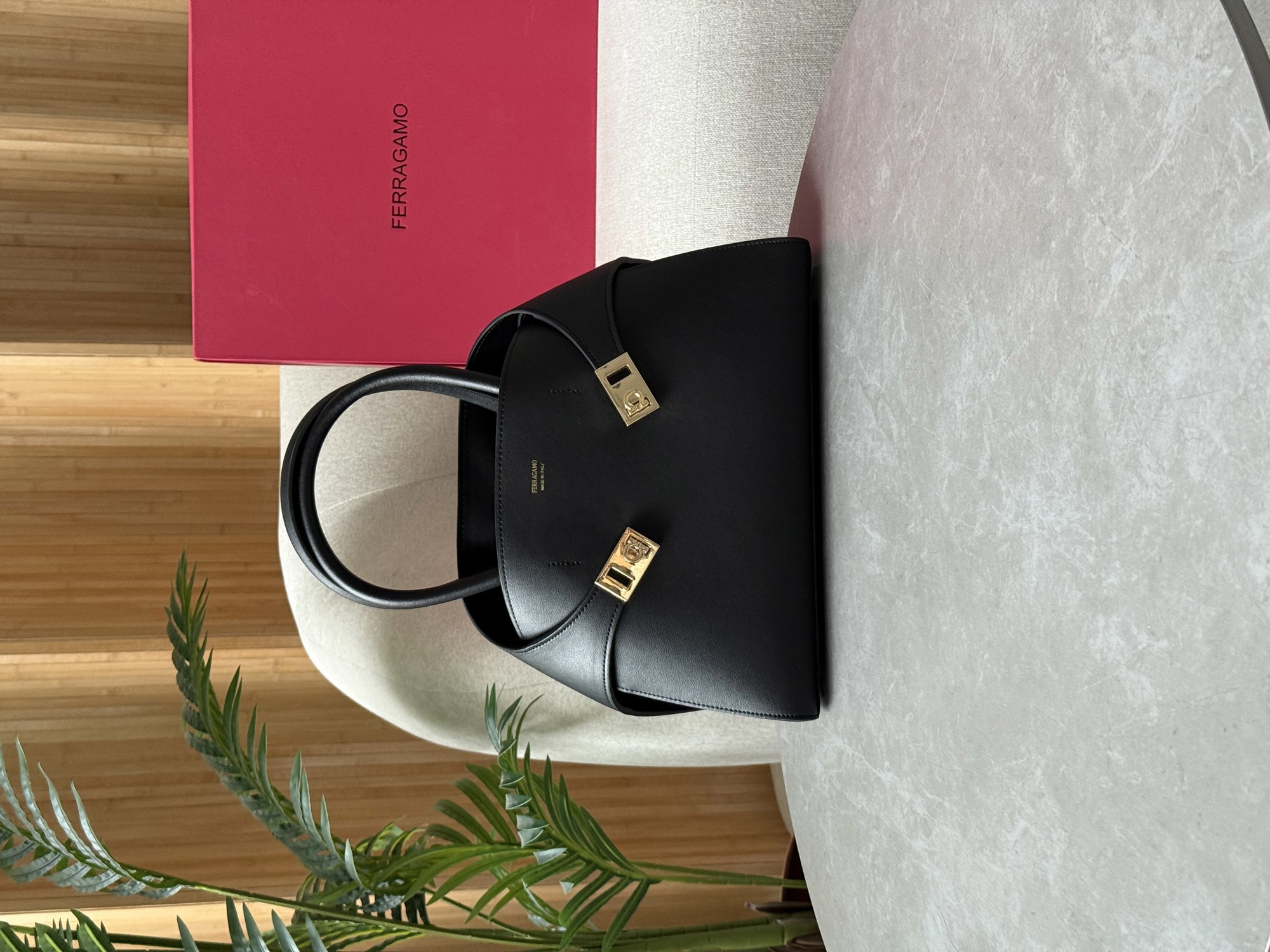 Ferragamo Hug Handbag M in Black - 12