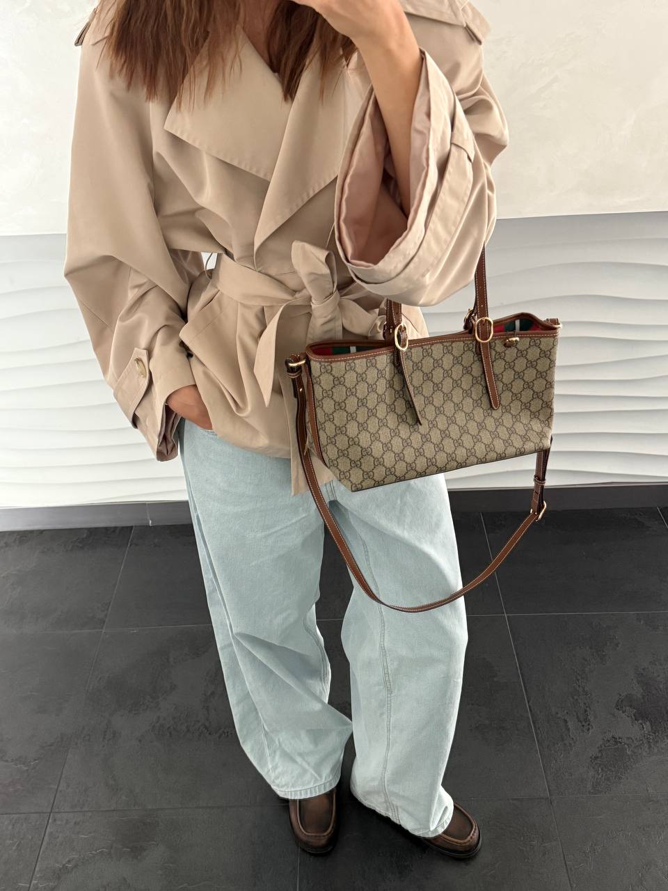 Gucci GG Emblem Medium Tote Bag - 4