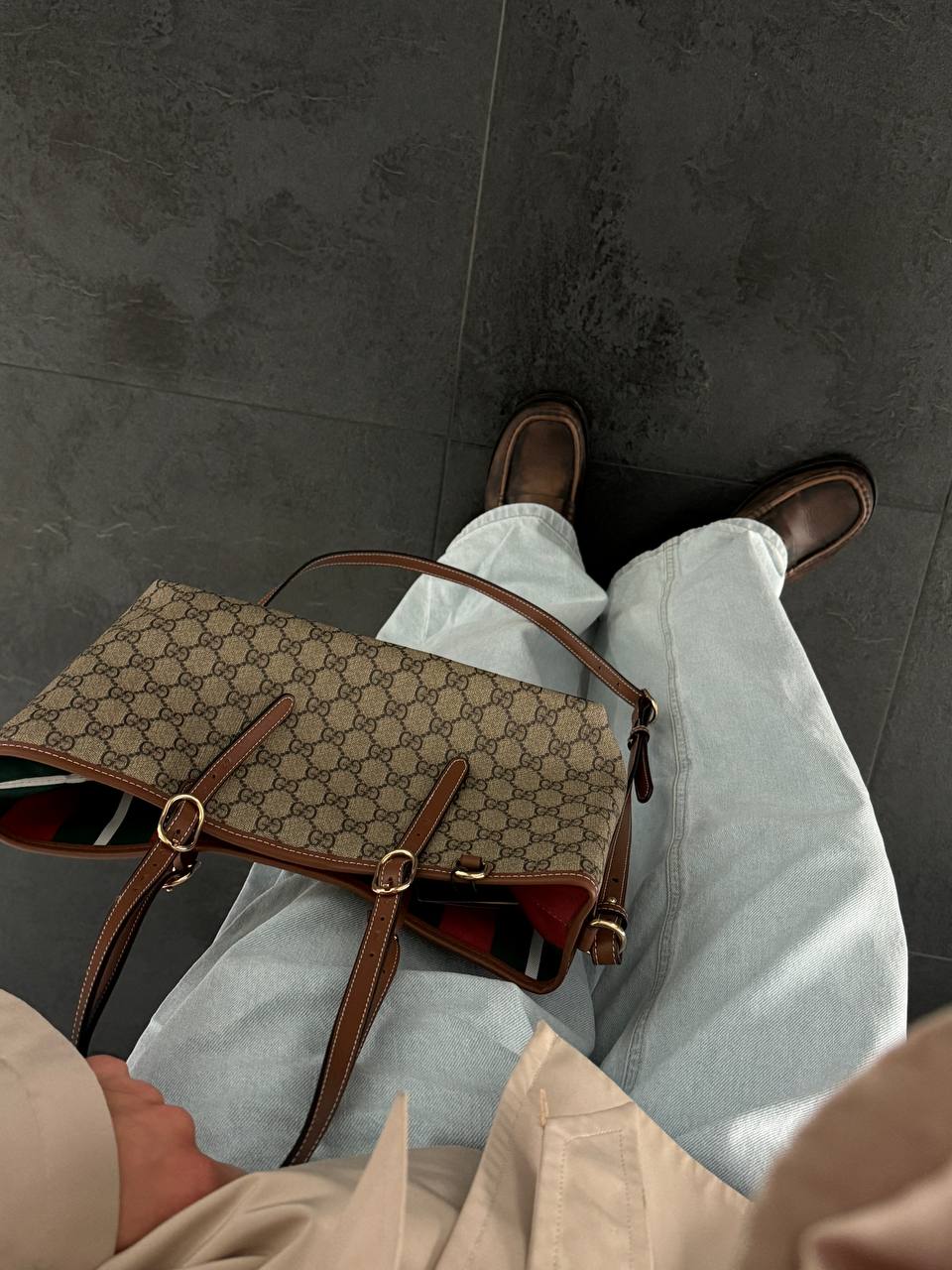 Gucci GG Emblem Medium Tote Bag - 5