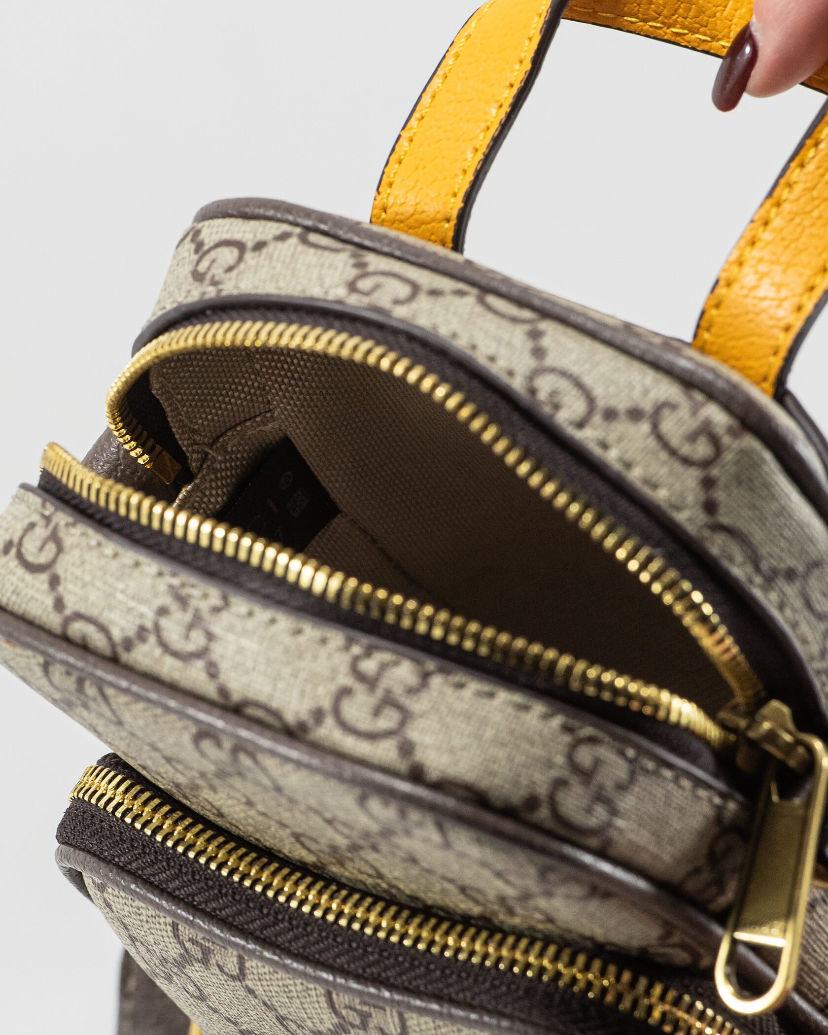 Gucci Neo Vintage GG Supreme Small Messenger Bag in Beige/Brown - 12