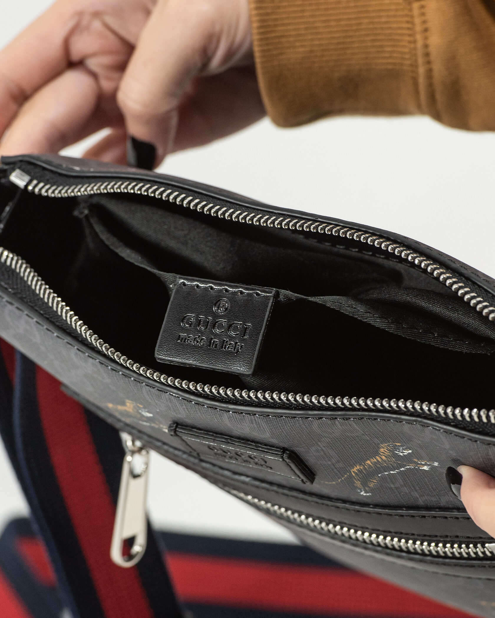 Gucci Small Messenger Bag in Black GG Supreme Canvas with Arrows - 12