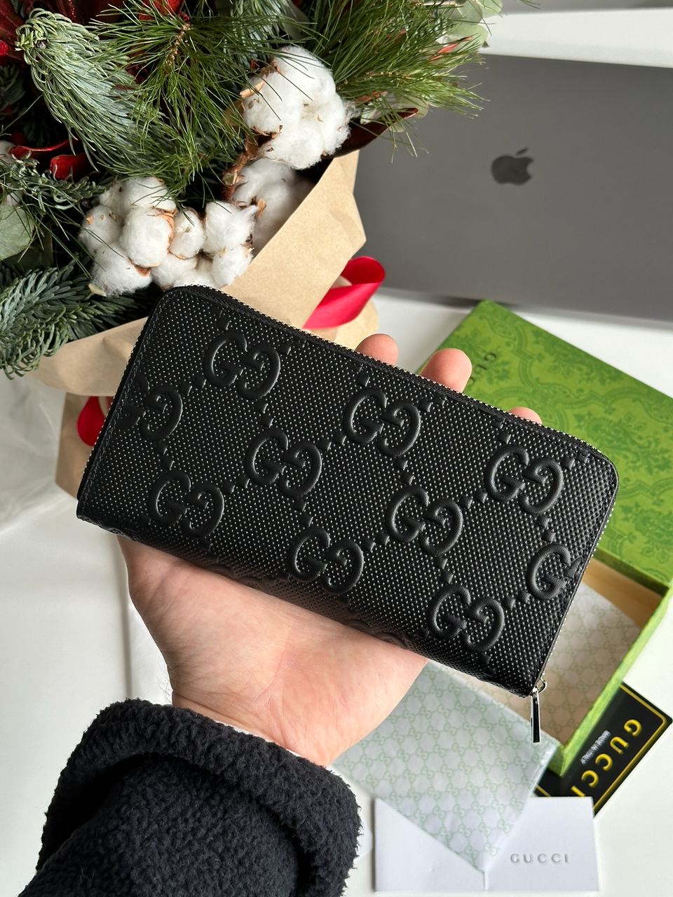 Gucci Wallet Black Embossed Leather - 2