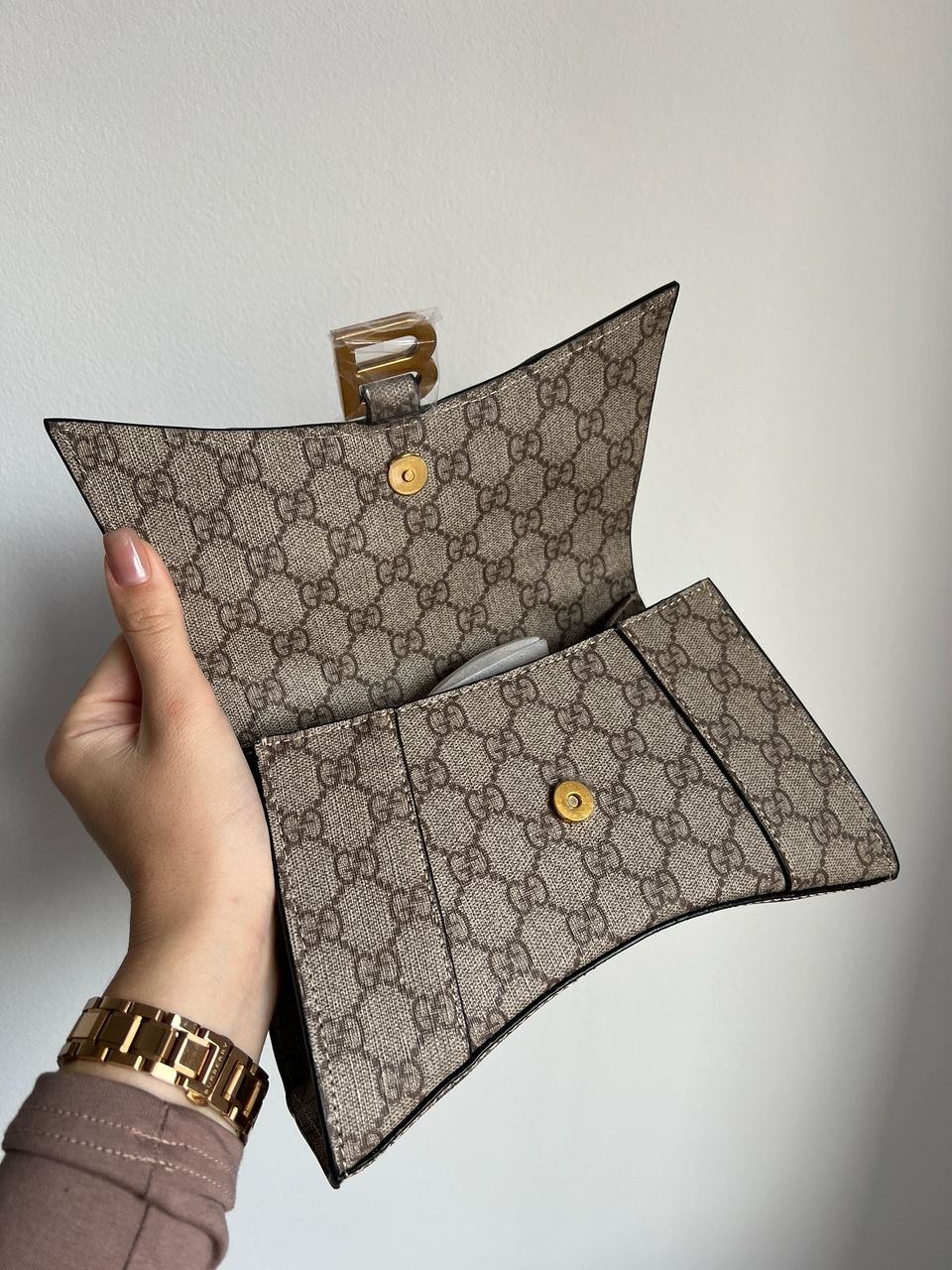 Gucci X Balenciaga Hourglass Hacker Aria Supreme - 19