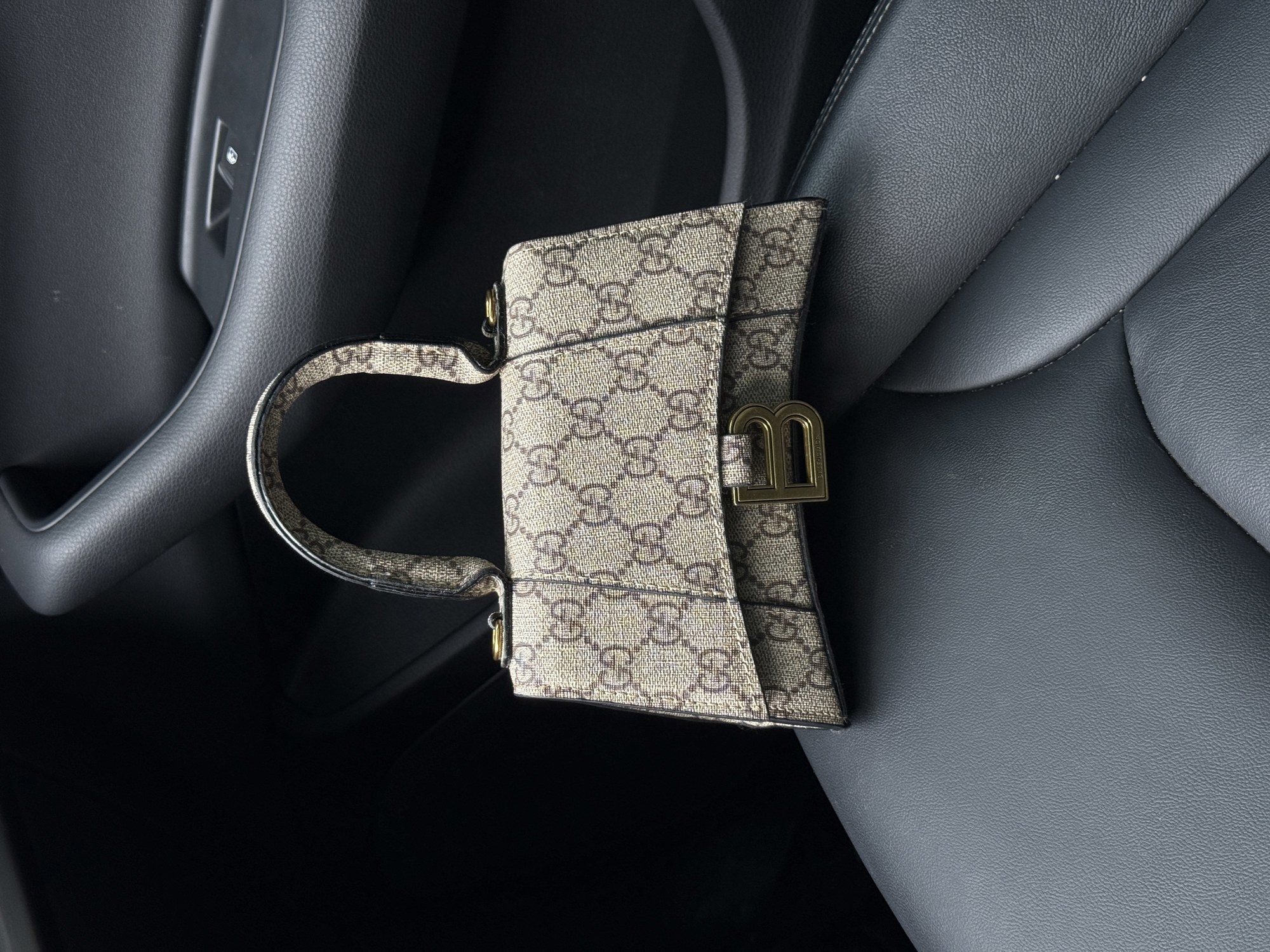 Gucci X Balenciaga Mini Hourglass Hacker Aria Supreme - 12