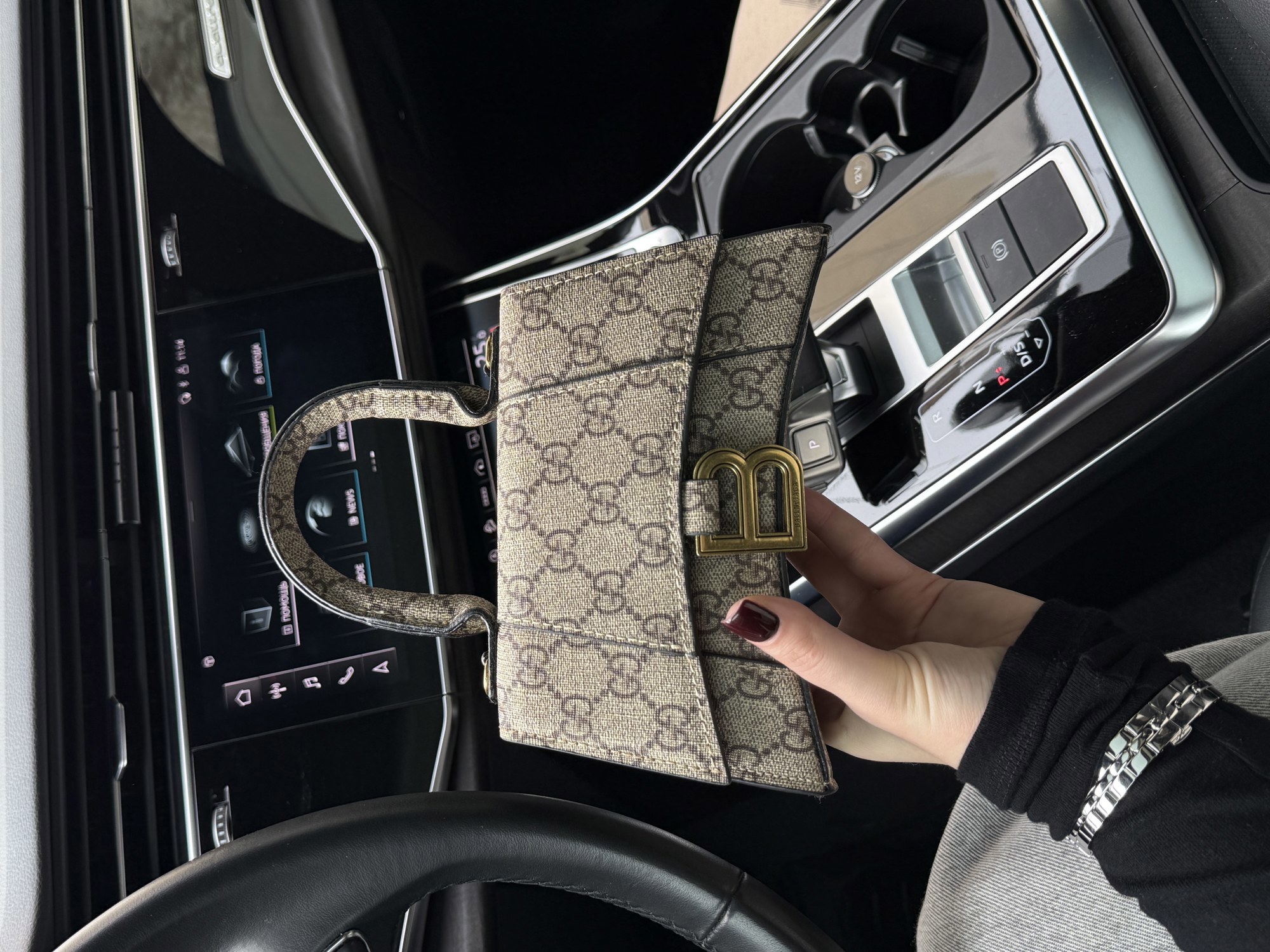 Gucci X Balenciaga Mini Hourglass Hacker Aria Supreme - 9