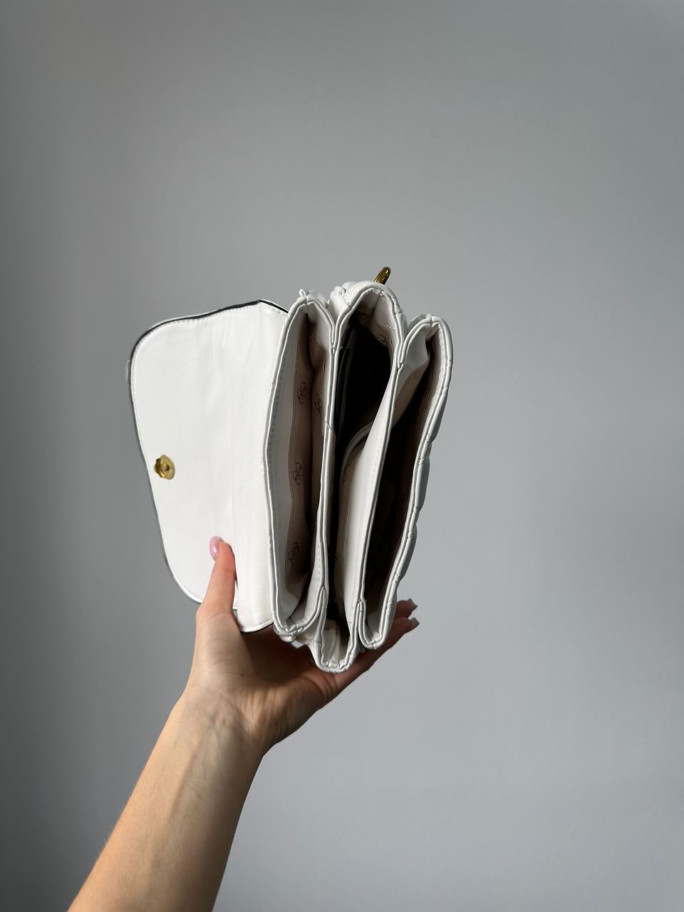 Guess Triana Flap Shoulder Bag White - 8