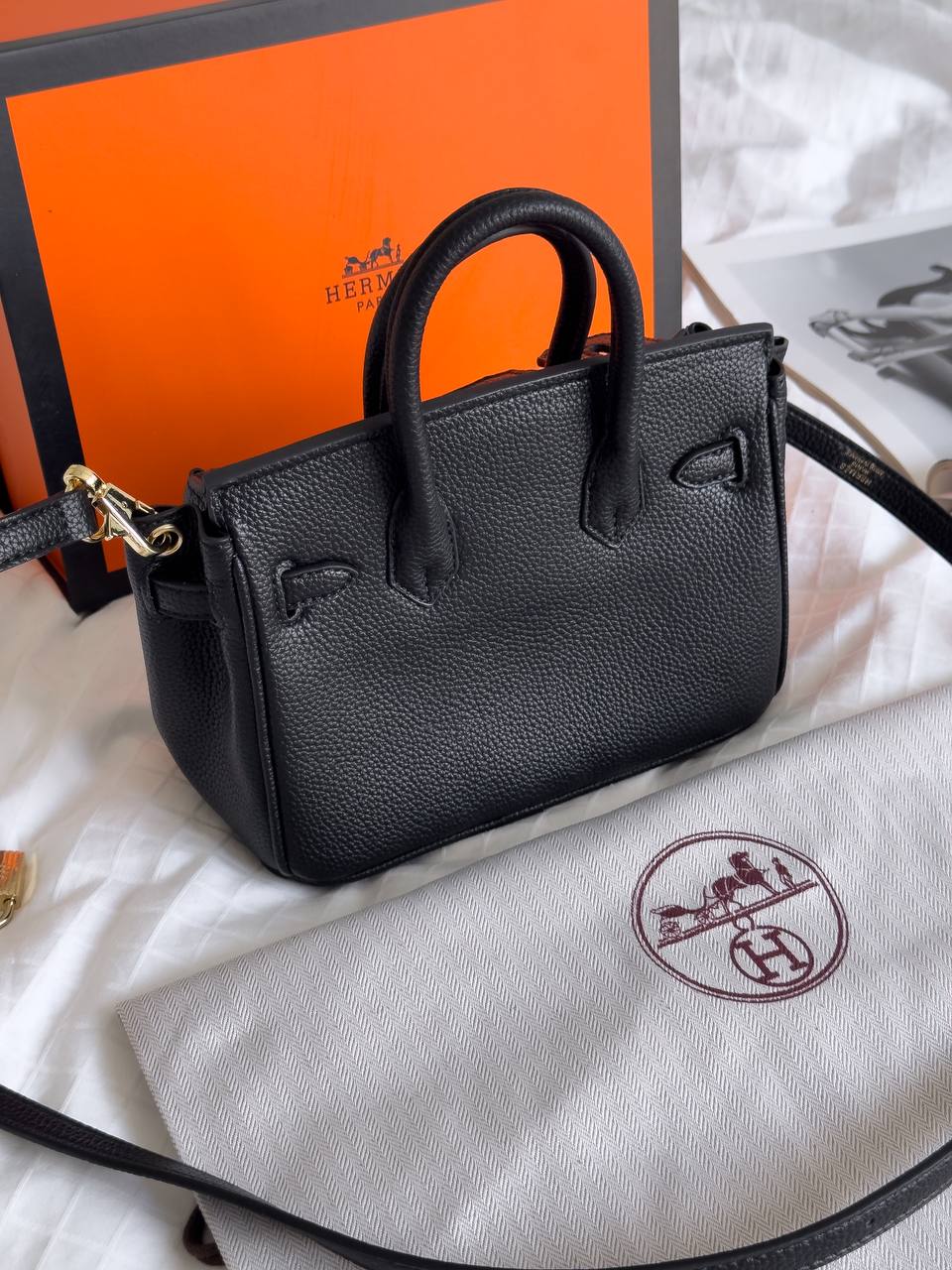 Hermès Birkin 20 Bag in Black Leather - 13