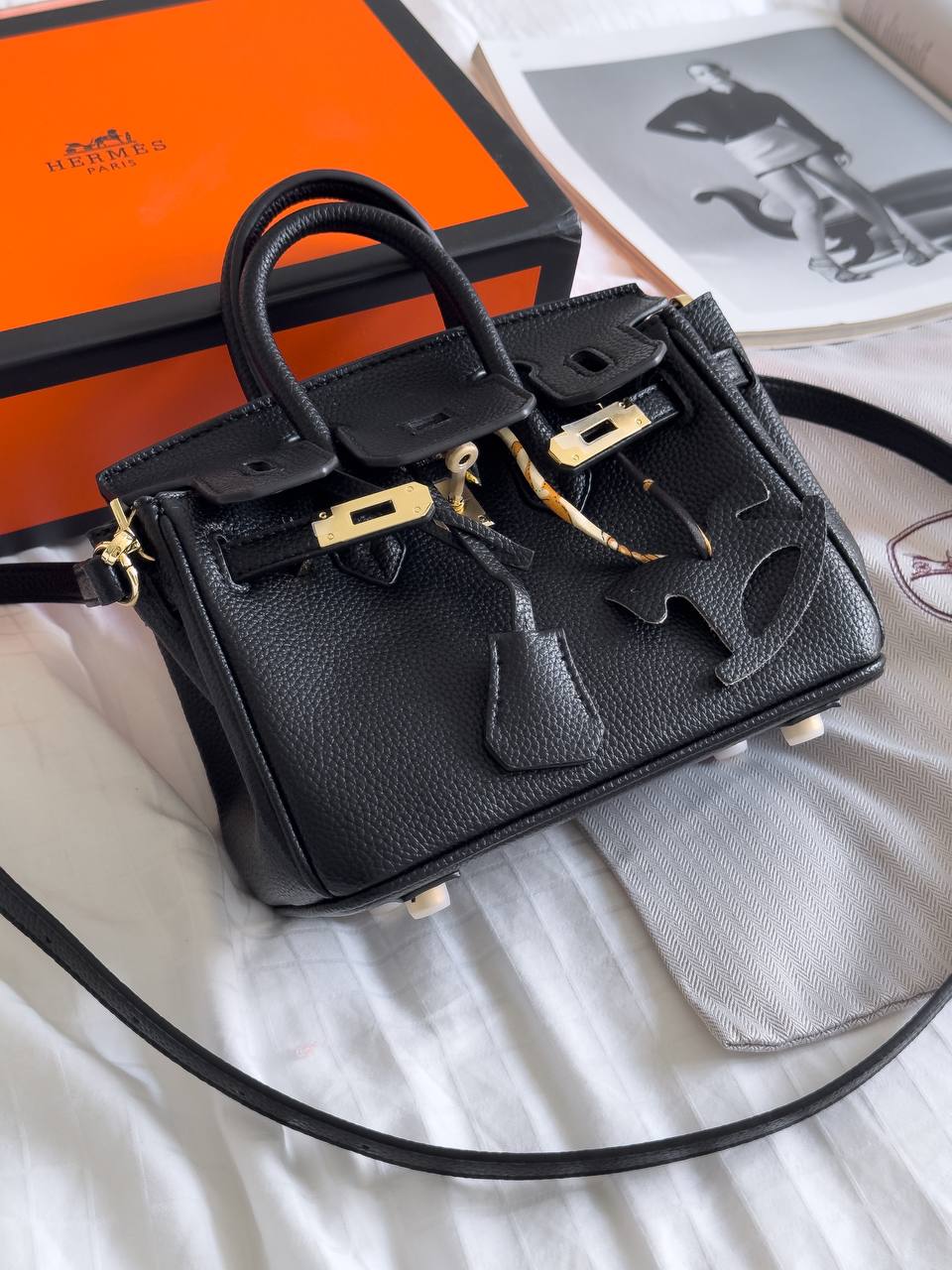 Hermès Birkin 20 Bag in Black Leather - 6
