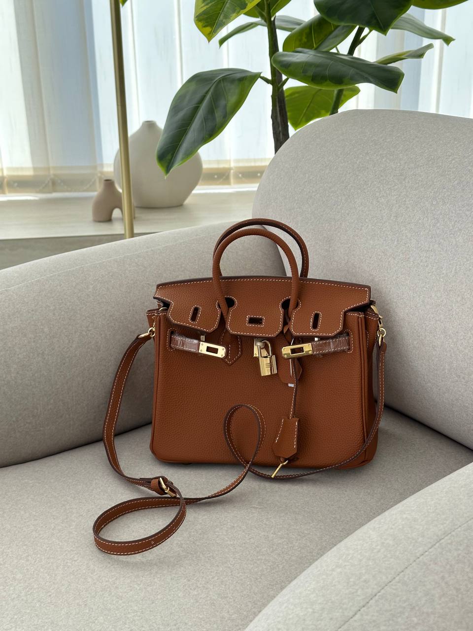 Hermès Birkin 25 Bag in Gold Togo Leather - 3