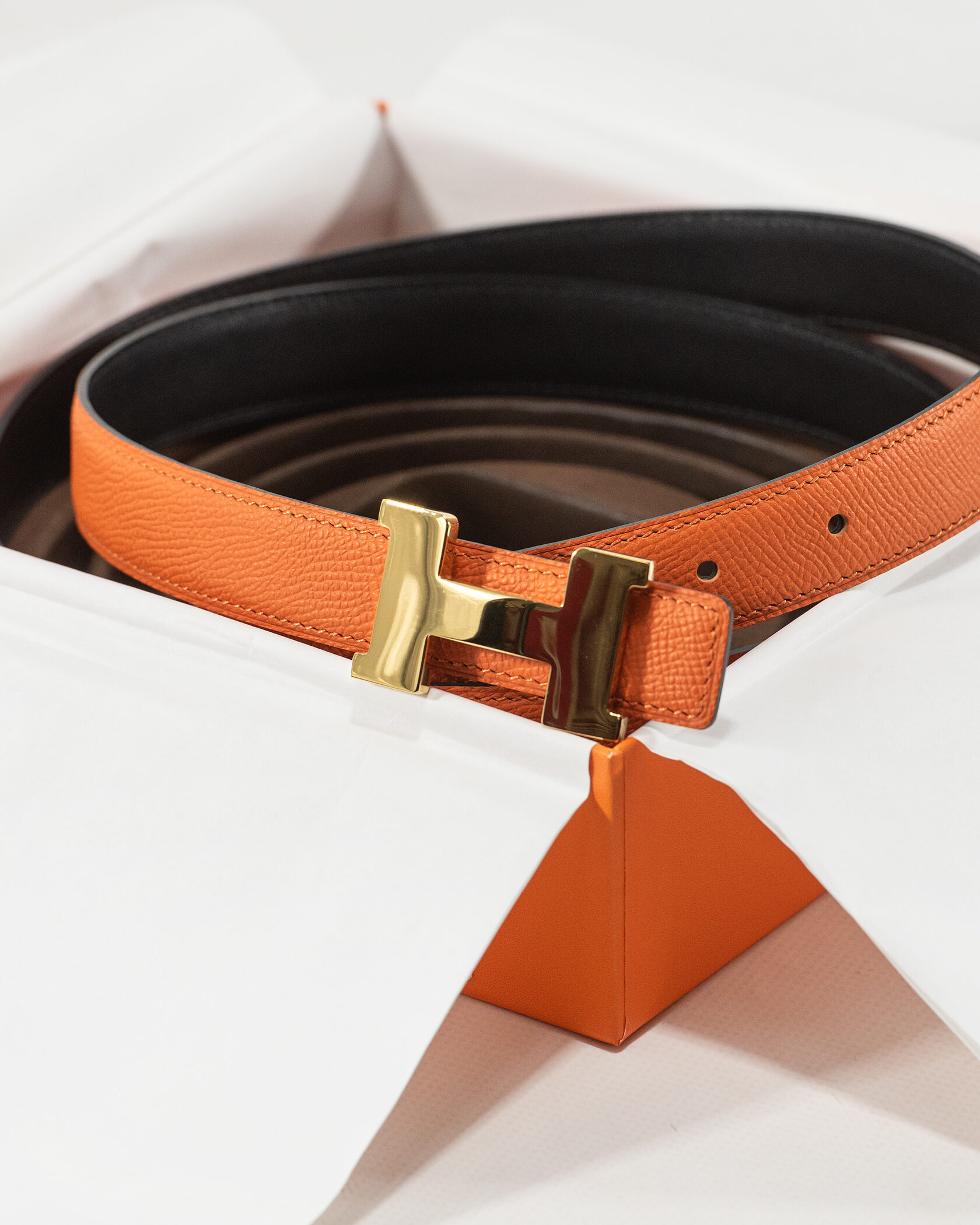 Hermès H Reversible Belt in Black/Orange Leather with Gold Buckle - 3