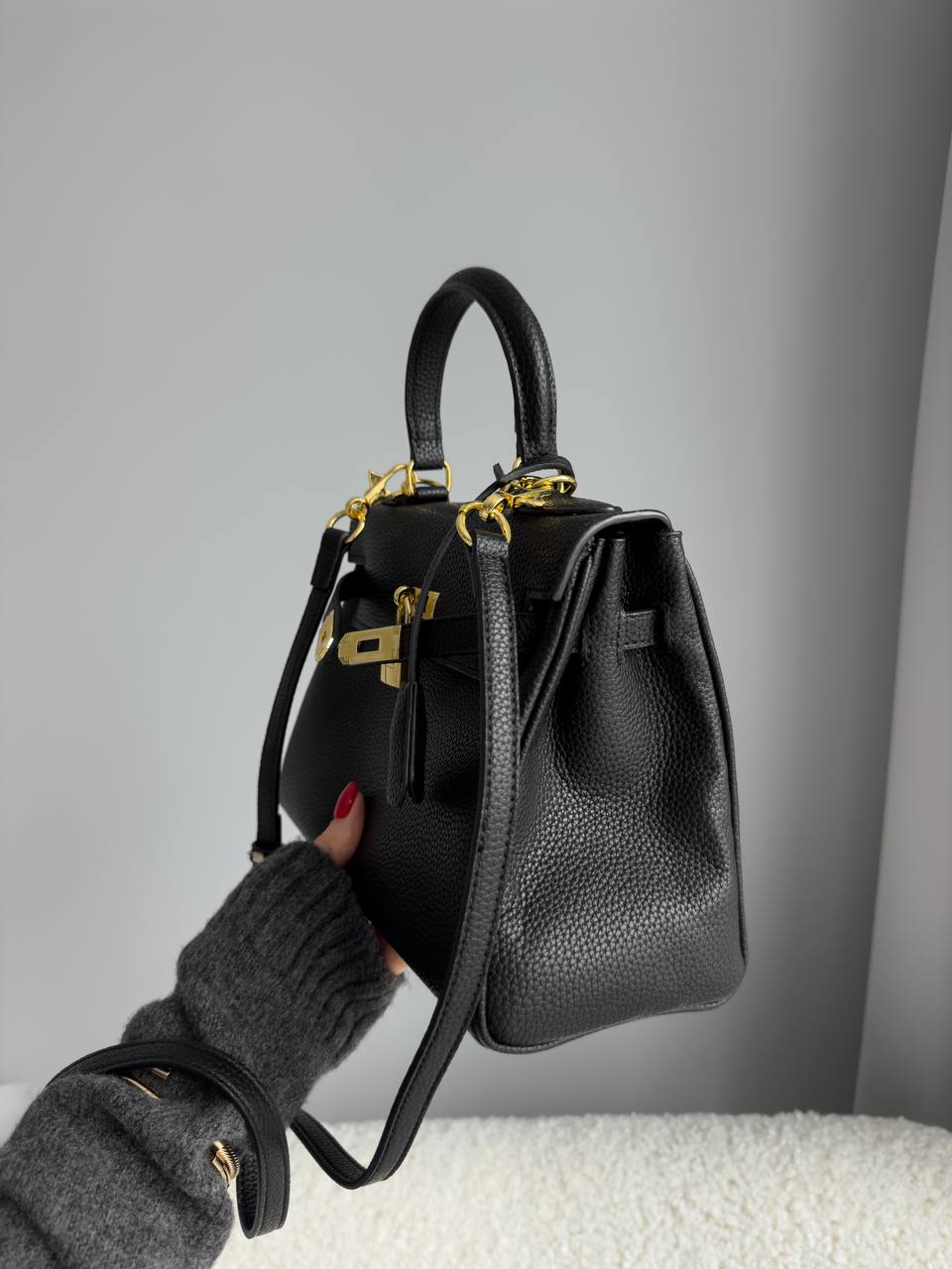 Hermès Kelly 25 Sellier Epsom Leather Bag in Rouge H Black - 11