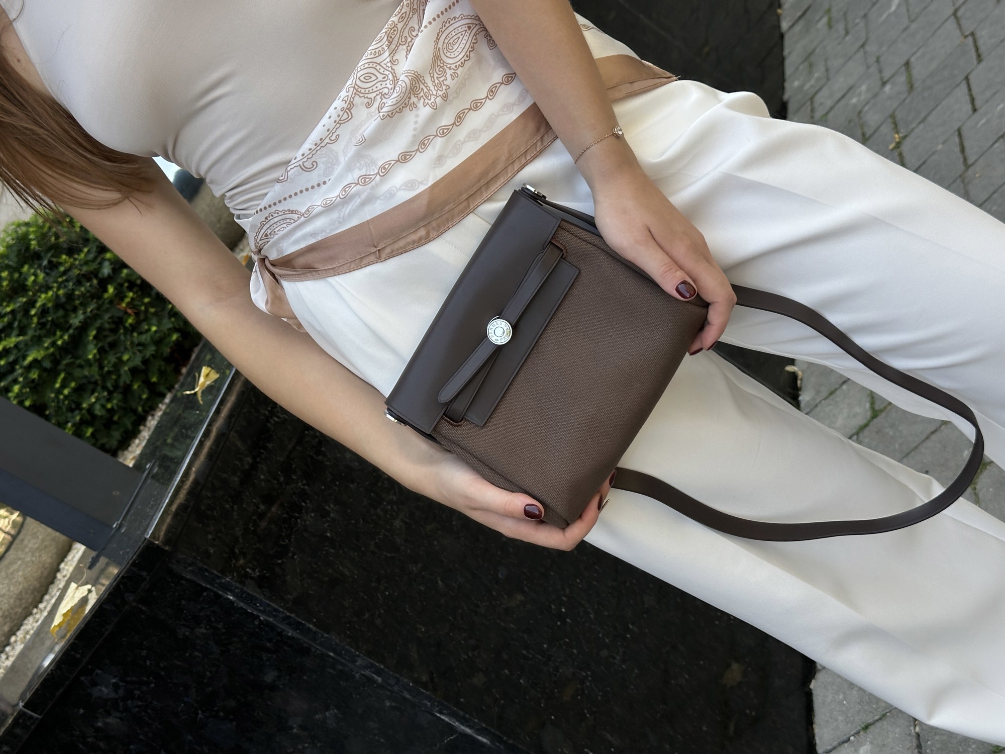 Hermes Herbag Zip 20 Bag Chocolate - 11
