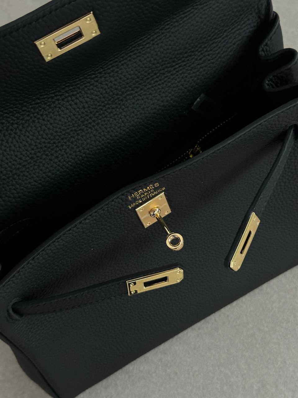 Hermes Kelly 25 Black/Gold - 17