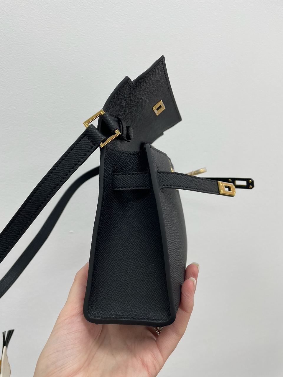 Hermes Kelly Pochette Black/Gold - 12