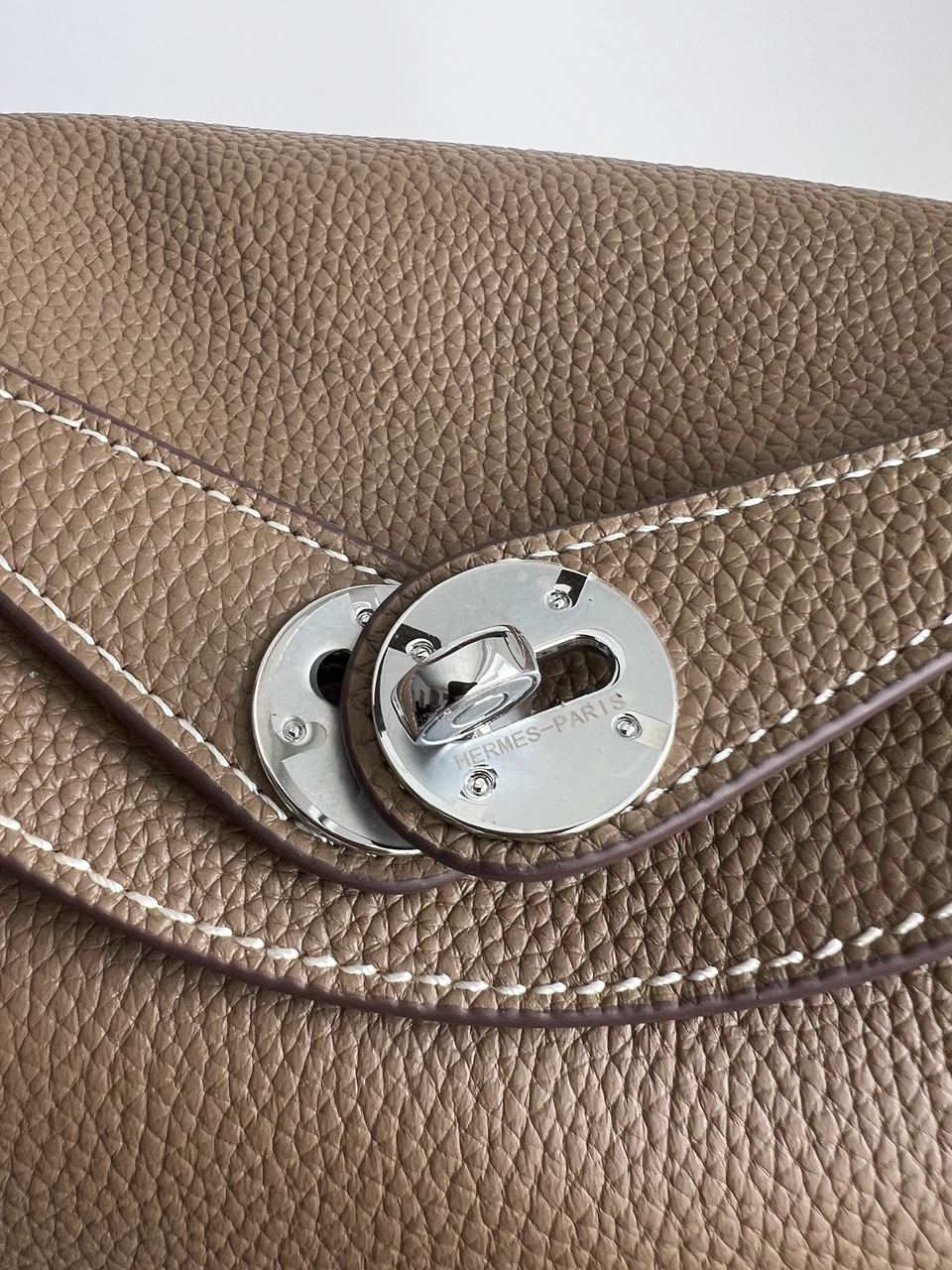 Hermes Lindy 26 Bag - 4