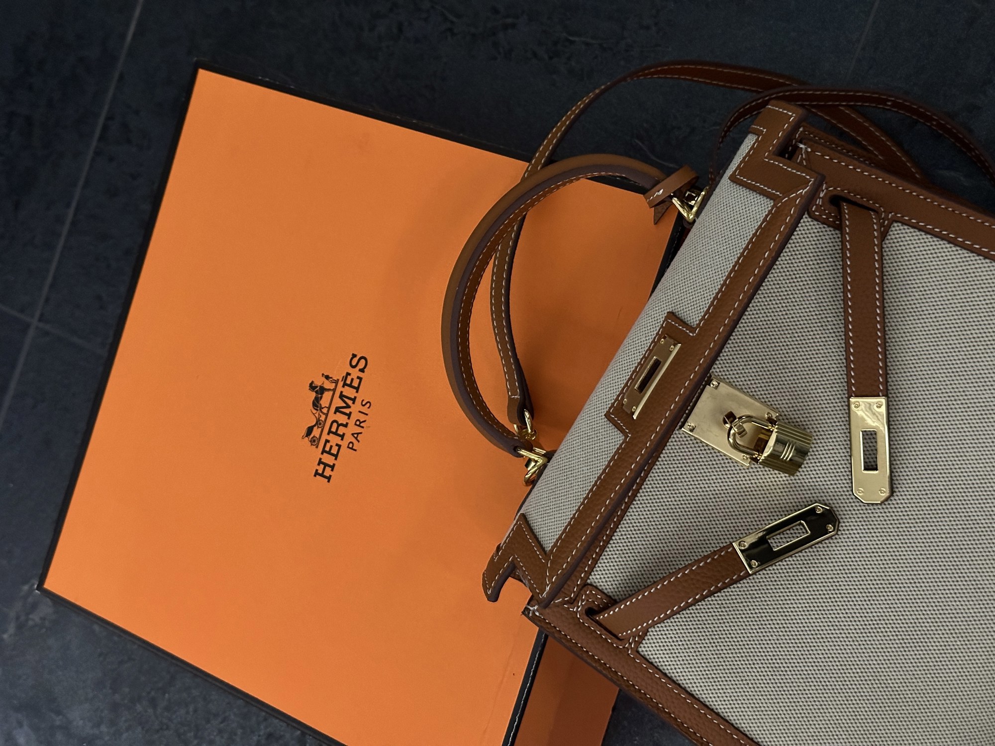 Hermès Kelly 30 Brown/Canvas - 12