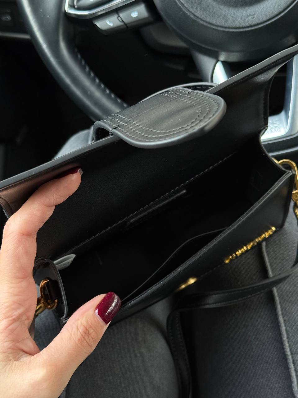 Jacquemus Le Bambino Small Handbag With Adjustable Crossbody Black - 19