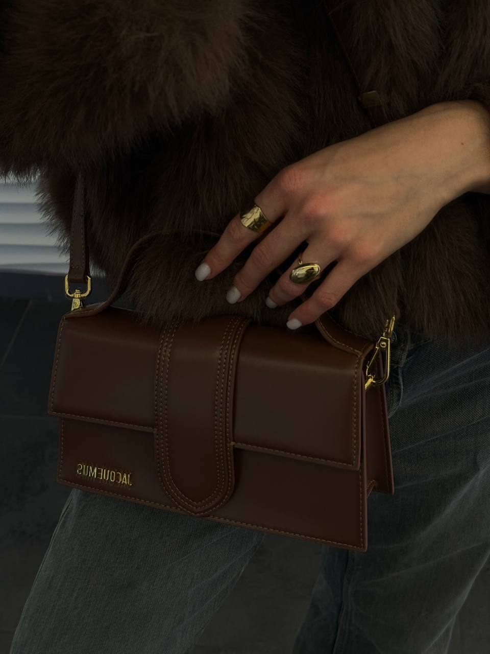 Jacquemus Le Bambino Small Leather Shoulder Bag in Brown - 3