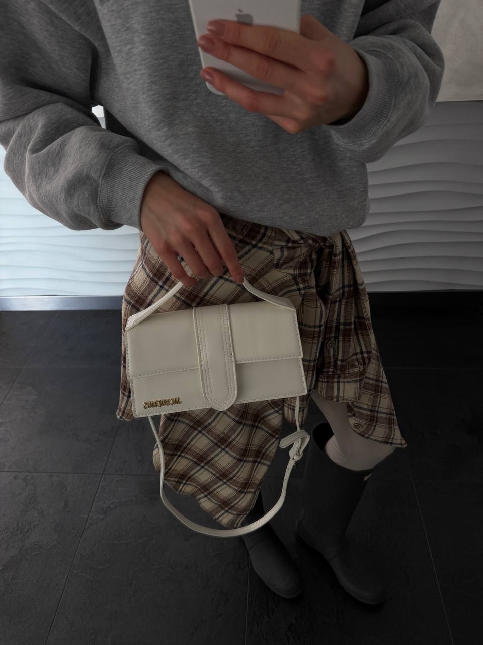 Jacquemus Le Bambino Small Leather Shoulder Bag in White - 7
