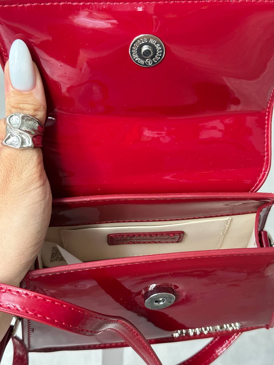 Jacquemus Le Grand Bambino Patent Leather Bag in Red - 20