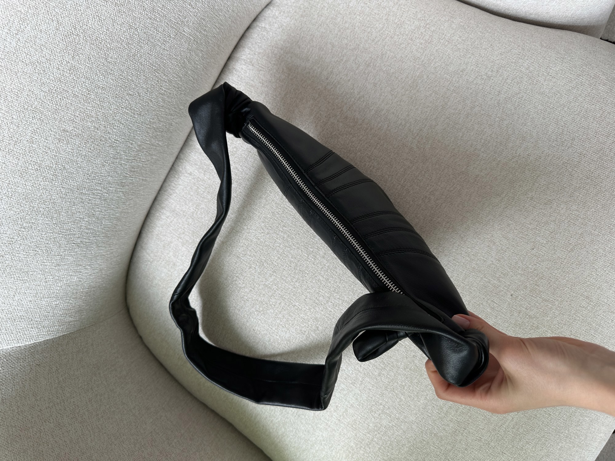 Lemaire Small Croissant Bag Black - 10