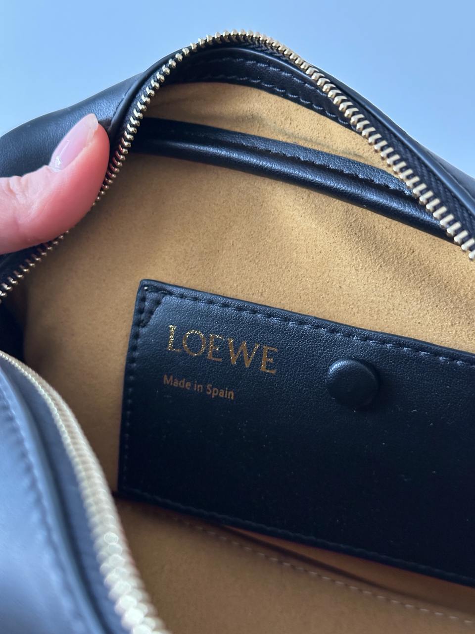 Loewe Amazona 23 Cropped Bag in Nappa Calfskin Black - 14