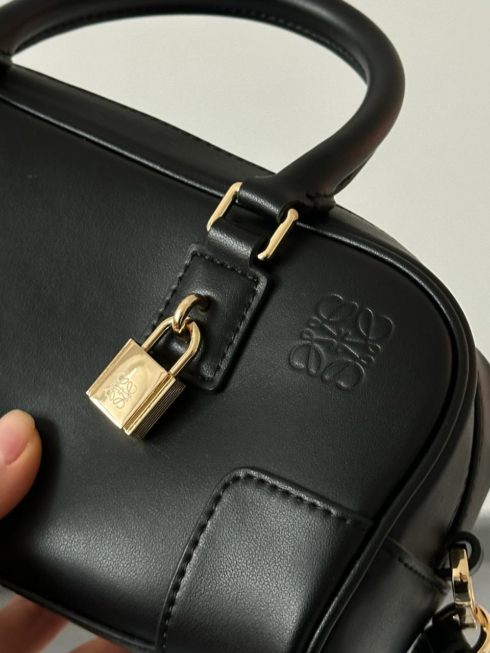 Loewe Amazona 23 Cropped Bag in Nappa Calfskin Black - 7