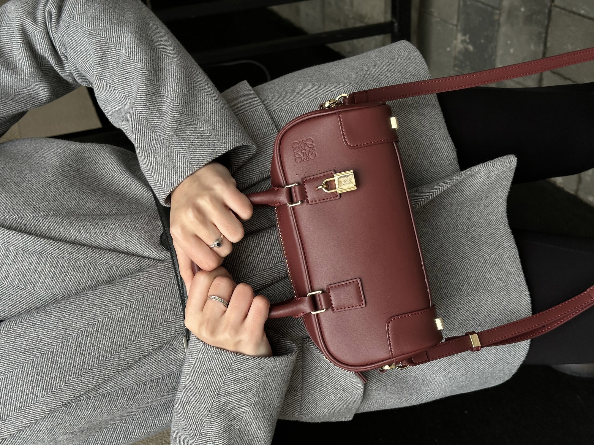 Loewe Amazona 23 Cropped Bag in Nappa Calfskin Burgundy - 6