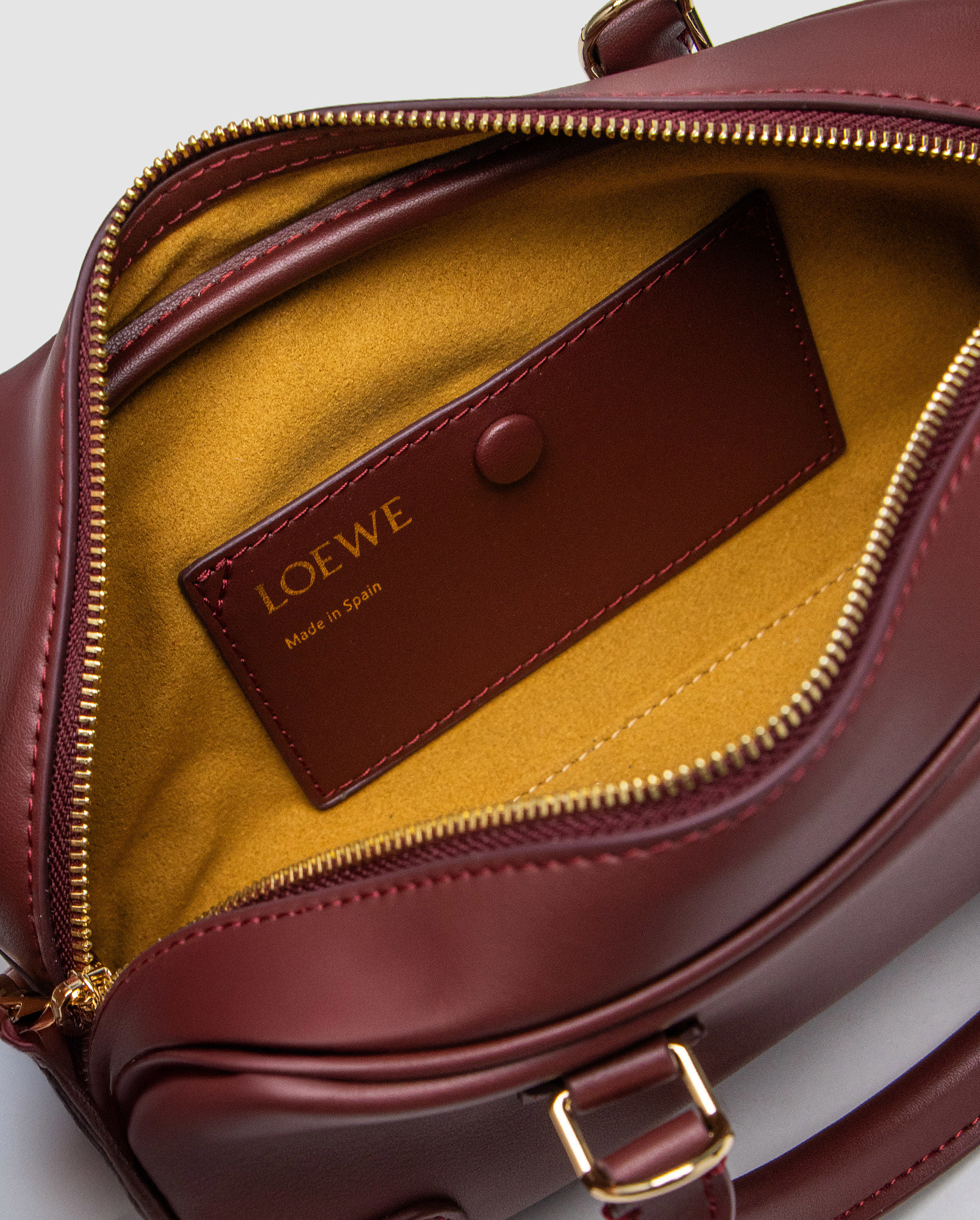 Loewe Amazona 23 Cropped Bag in Nappa Calfskin Burgundy - 4