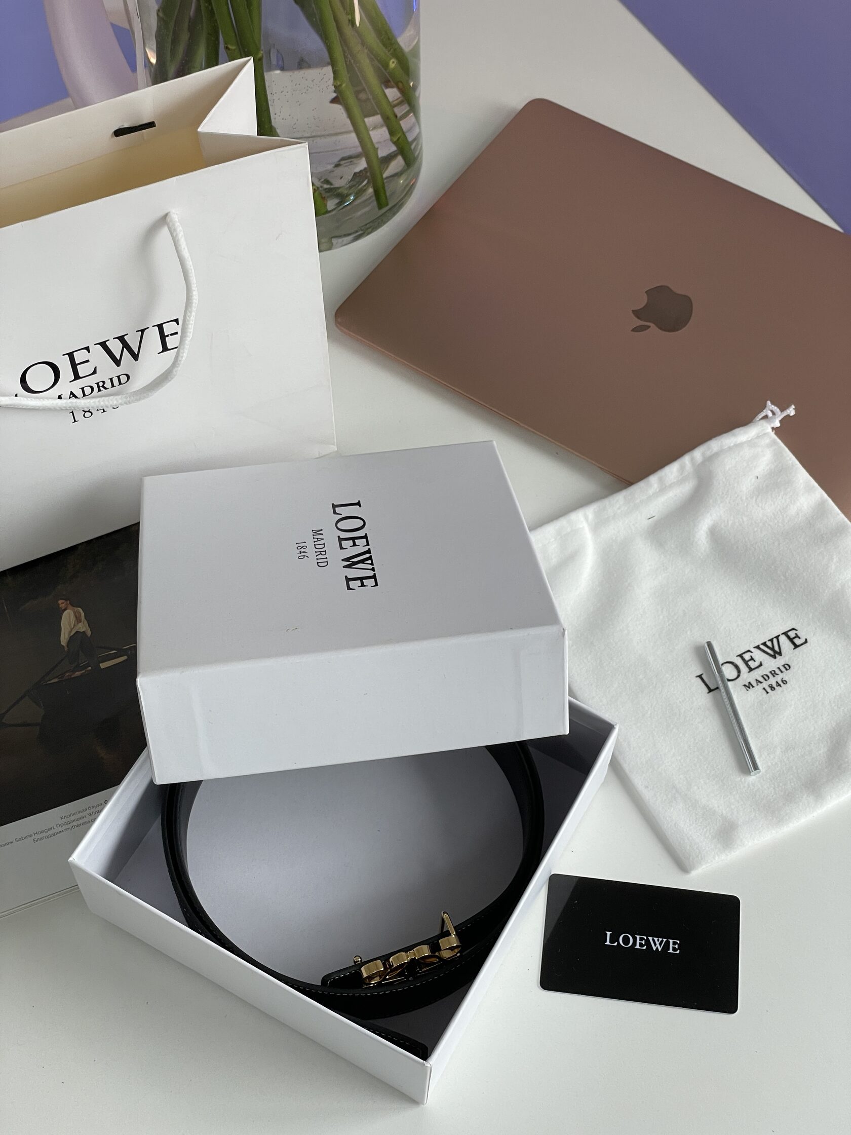 Loewe Anagram Belt in Pebble Grain Calfskin Black/Gold - 8