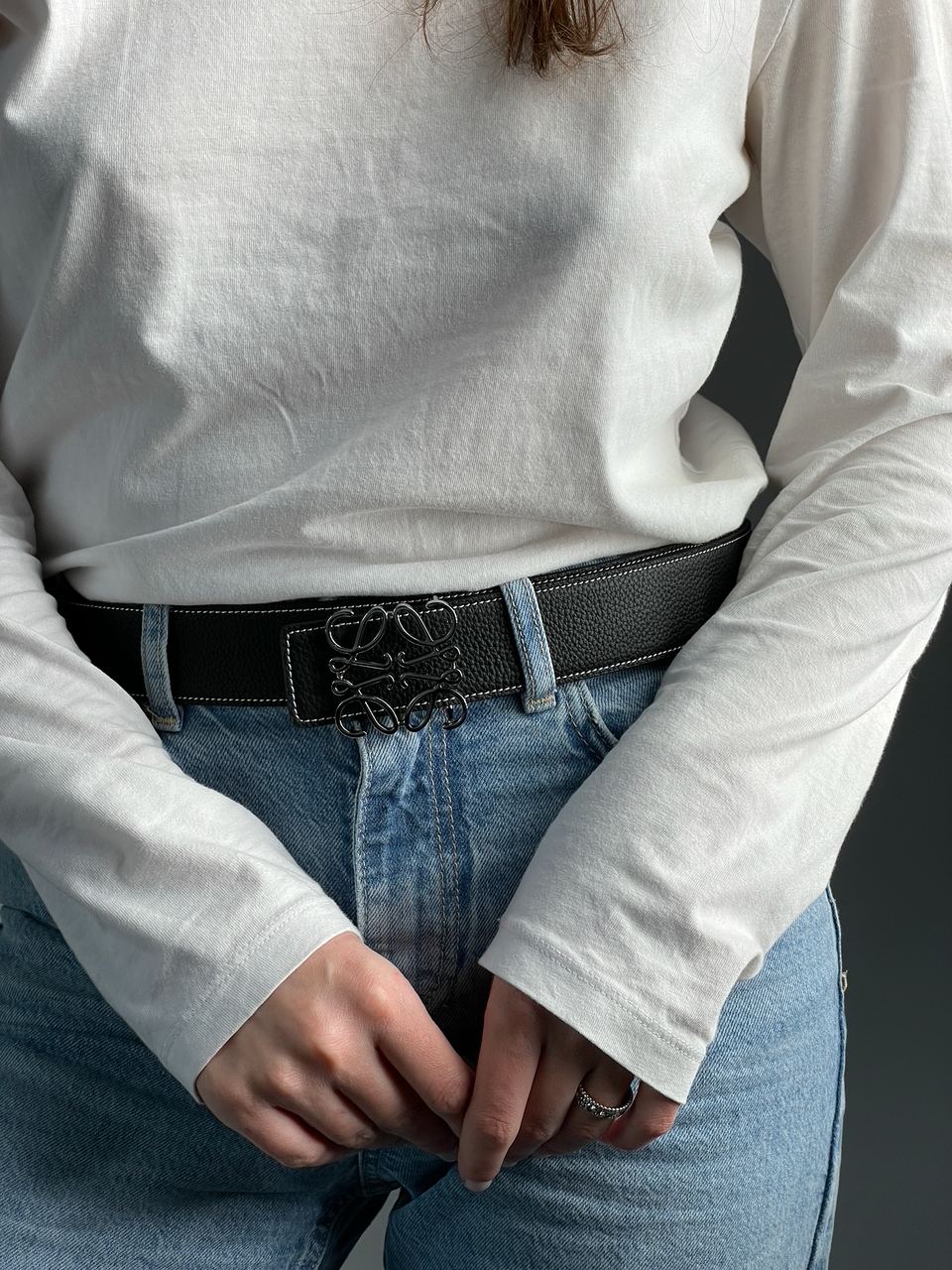 Loewe Anagram Belt in Pebble Grain Calfskin Black/Silver - 3