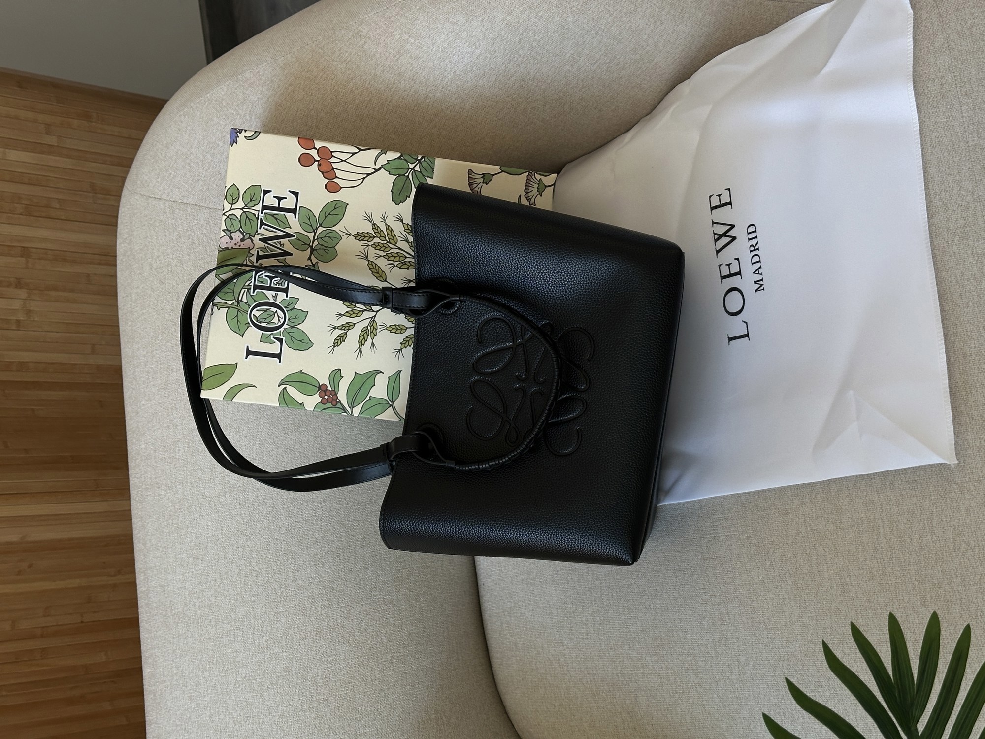Loewe Bag Tote Anagram Leather Black - 11