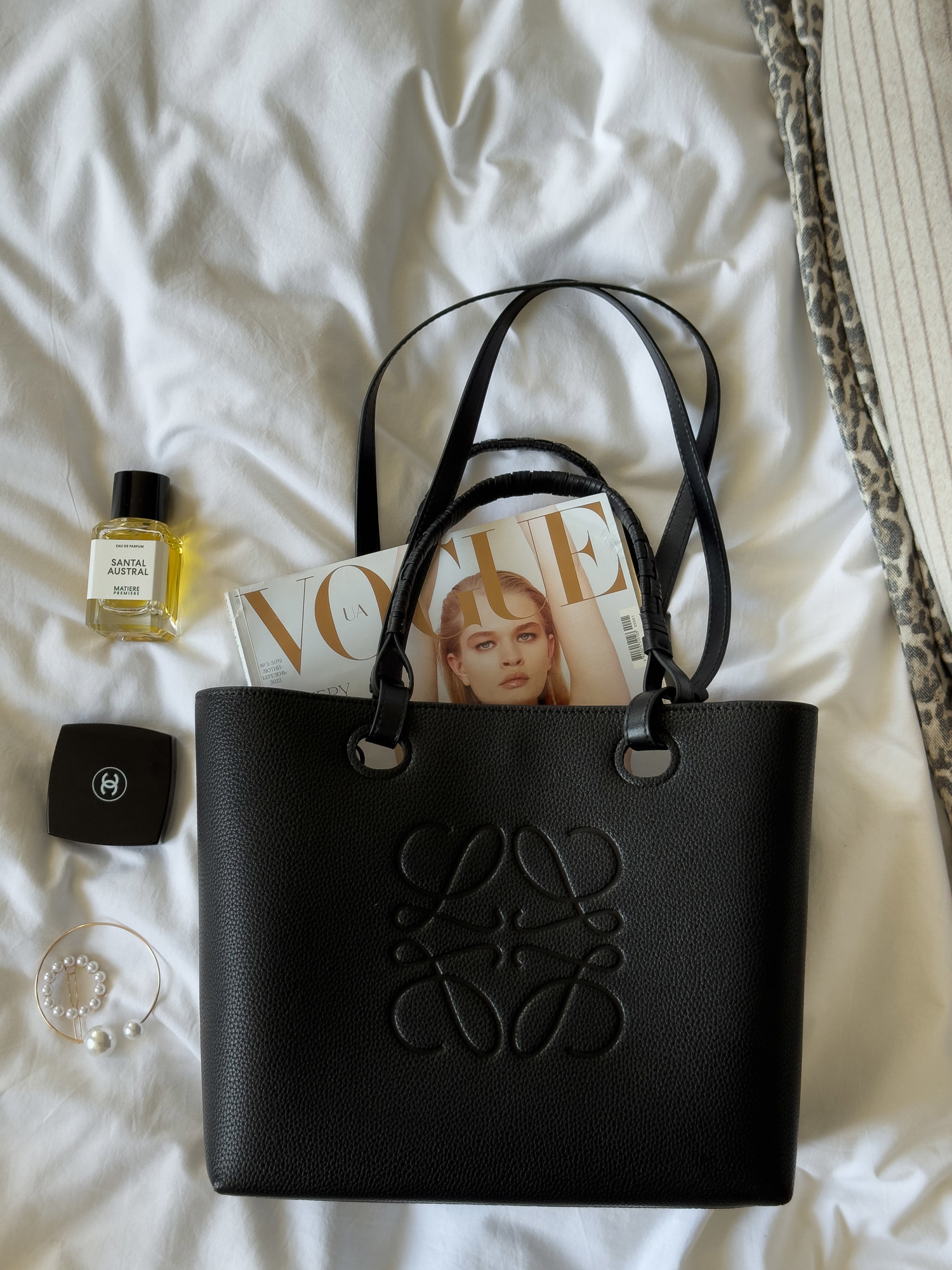 Loewe Bag Tote Anagram Leather Black