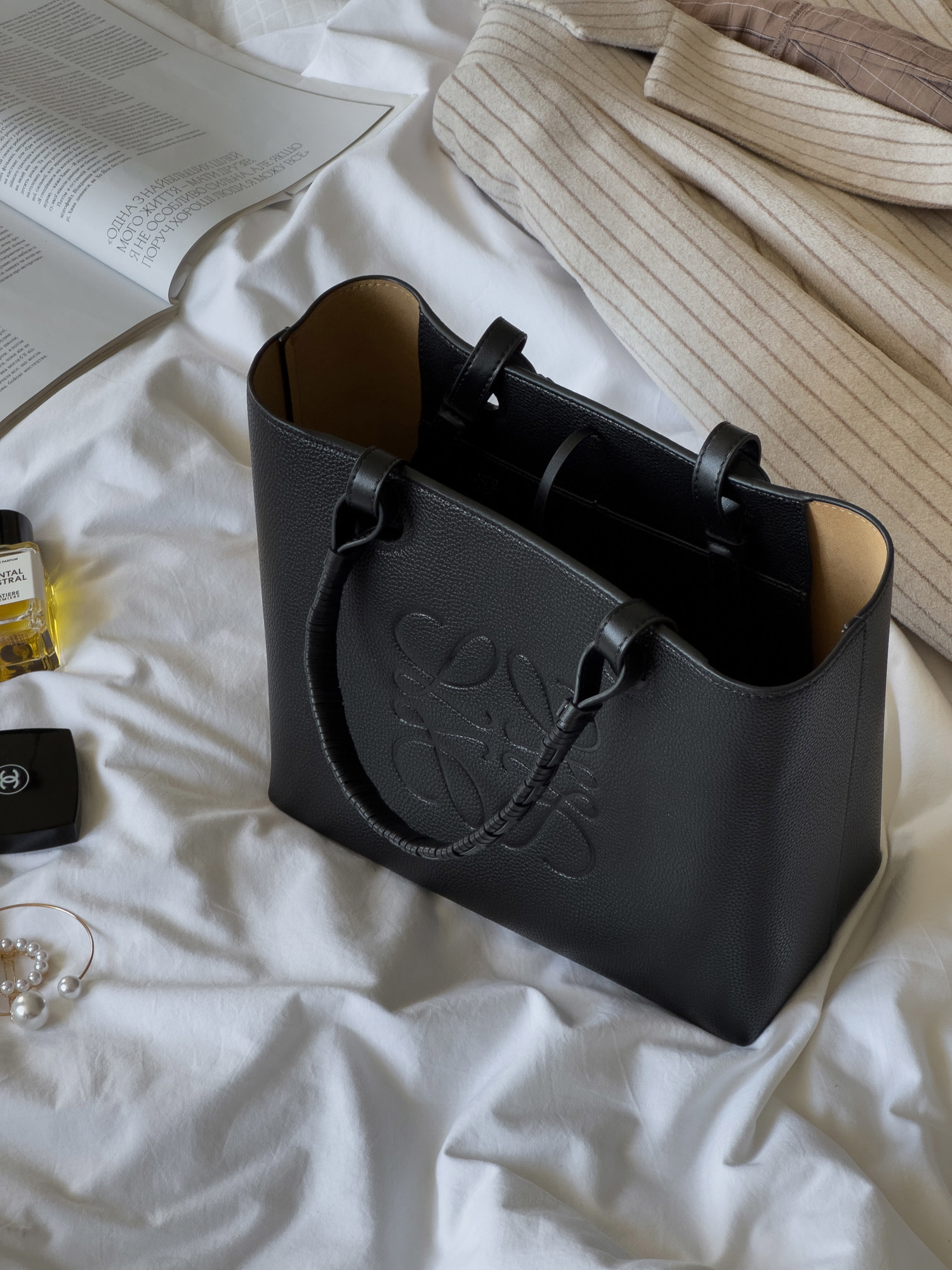 Loewe Bag Tote Anagram Leather Black - 6