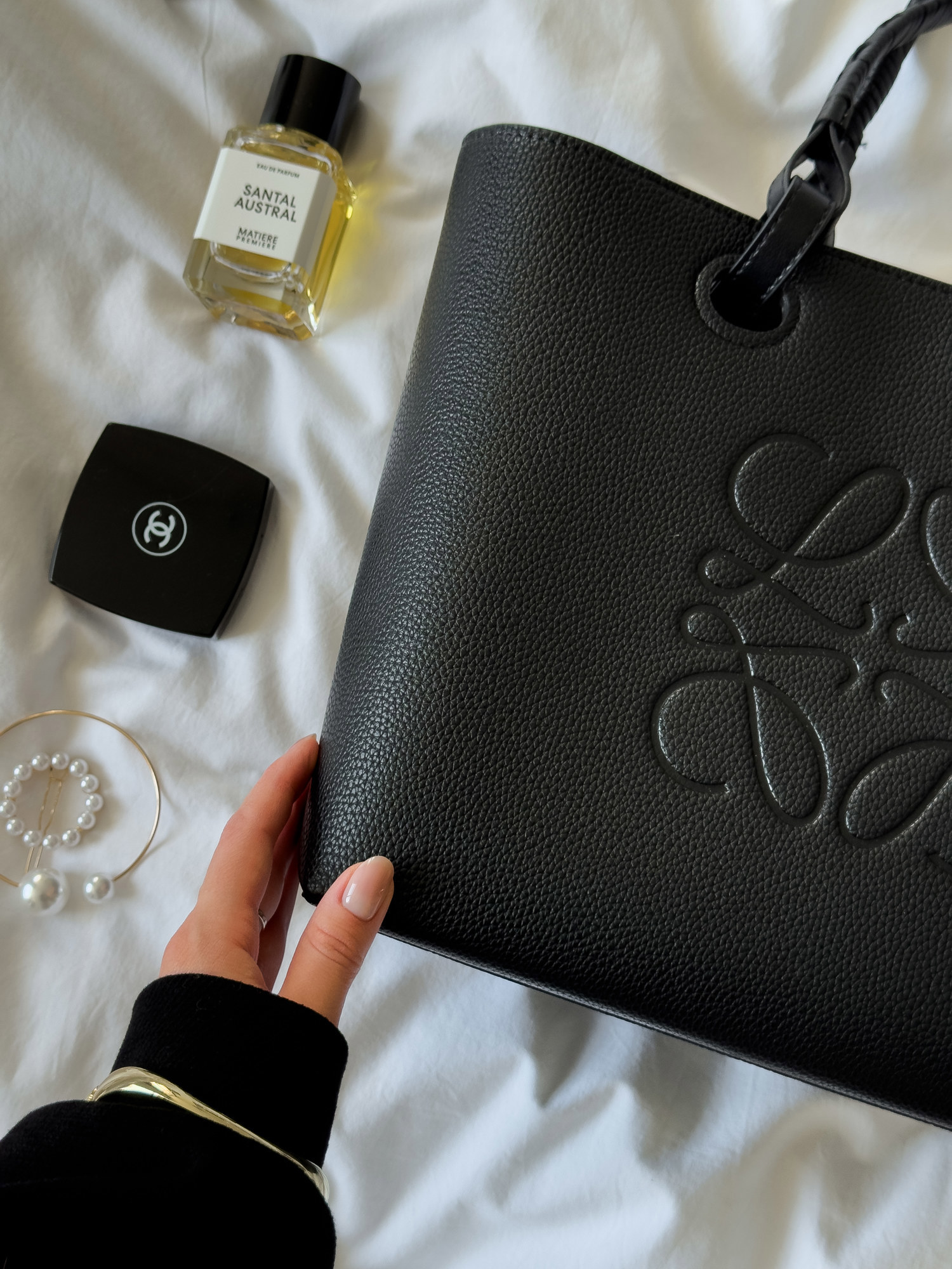 Loewe Bag Tote Anagram Leather Black - 14