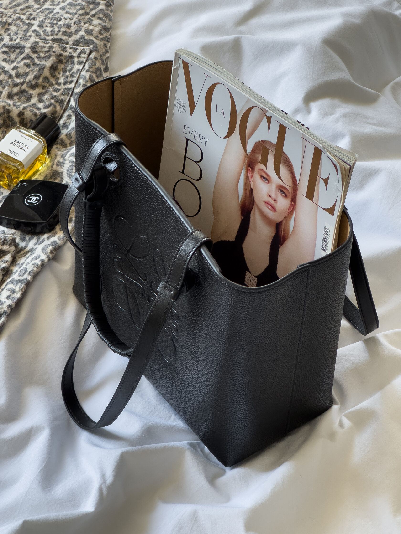 Loewe Bag Tote Anagram Leather Black - 8