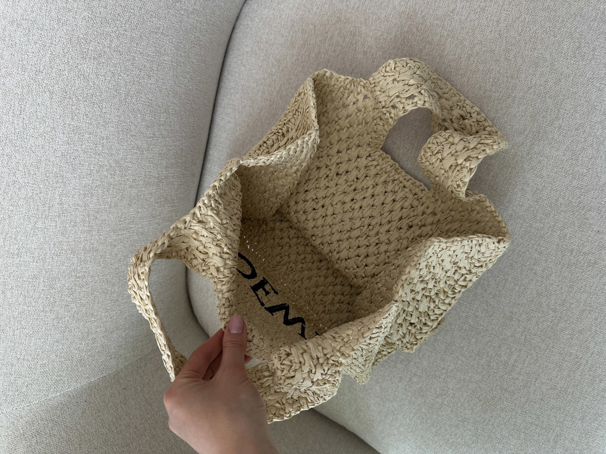 Loewe Medium Font Tote in Raffia - 14